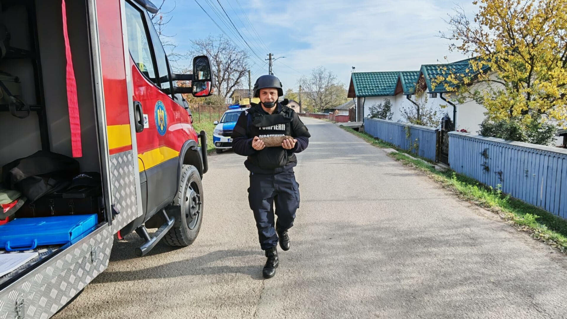Ce a găsit un bărbat din Botoșani în curtea casei. A chemat de urgență pirotehnicienii
