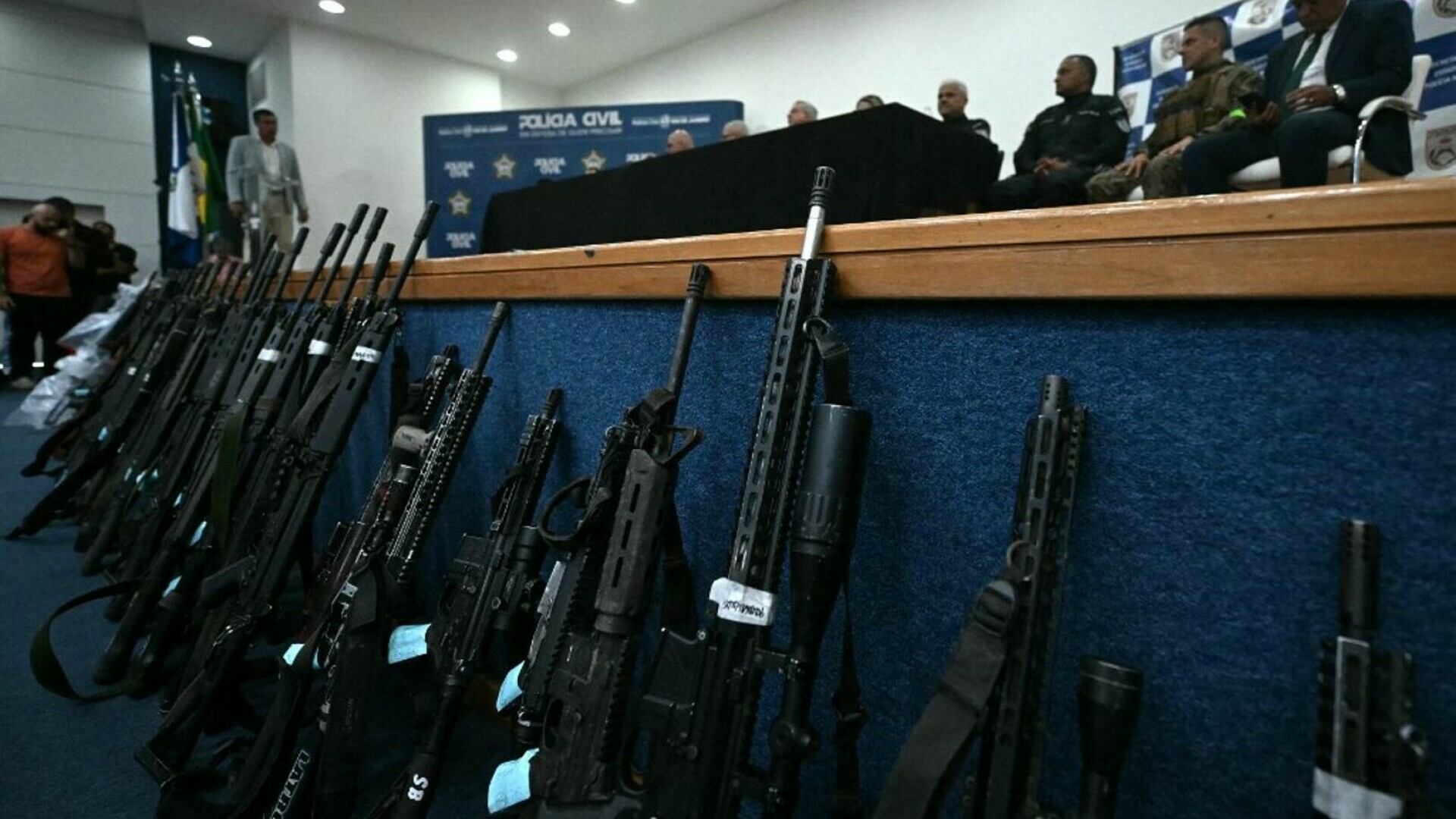 Operaţiune sângeroasă împotriva crimei organizate din Brazilia. Arme în valoare de peste 2 milioane de dolari, confiscate