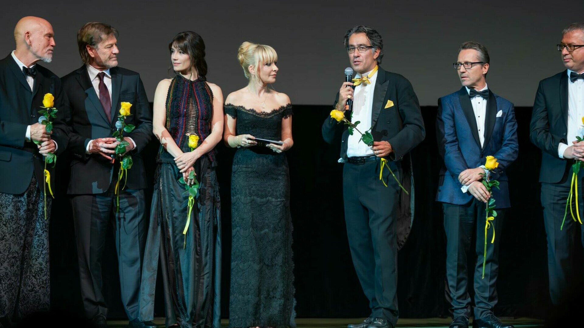 Premieră film Cravata Galbenă