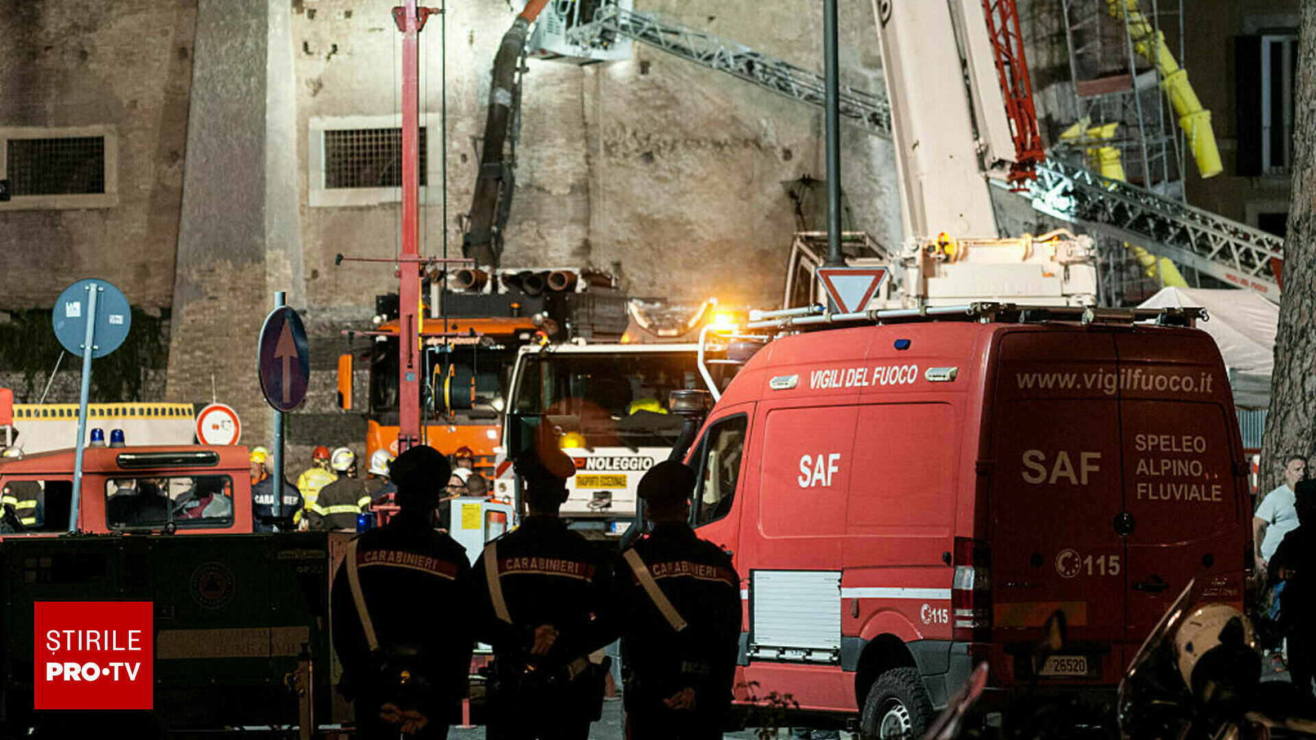 Unul dintre muncitorii români prinși sub dărâmăturile turnului medieval din Roma a murit peste noapte în spital