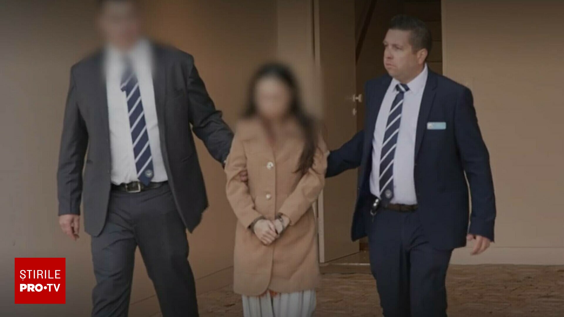 O „ghicitoare” și fiica ei, arestate: au luat milioane de dolari de la victime promițându-le că vor deveni miliardari