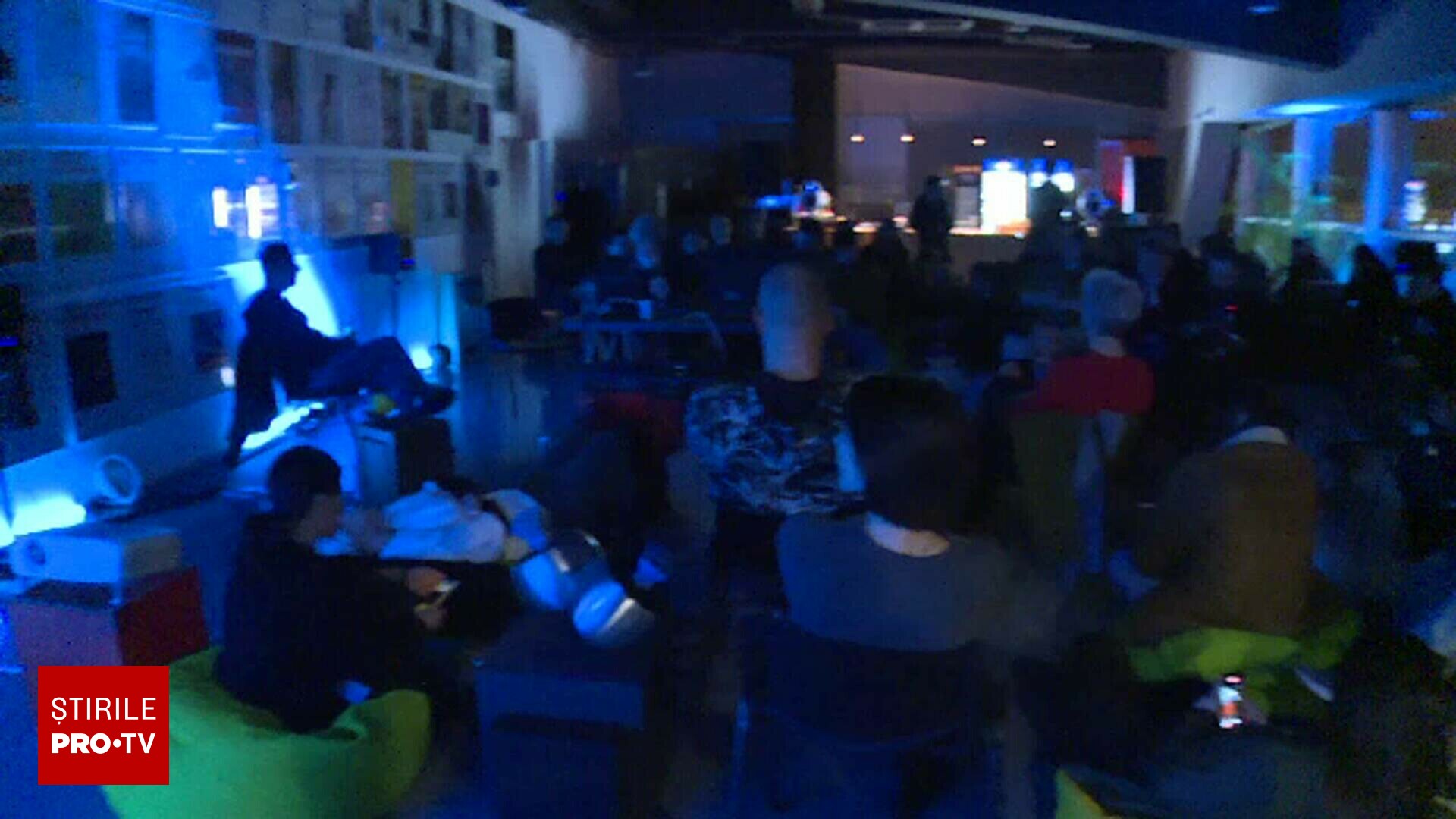 Bucure&#537;tiul ofer&#259; o experien&#539;&#259; audio unic&#259; la Muzeul de Art&#259; Contemporan&#259;. Vizitatorii &icirc;&#537;i creeaz&#259; propria poveste prin sunet