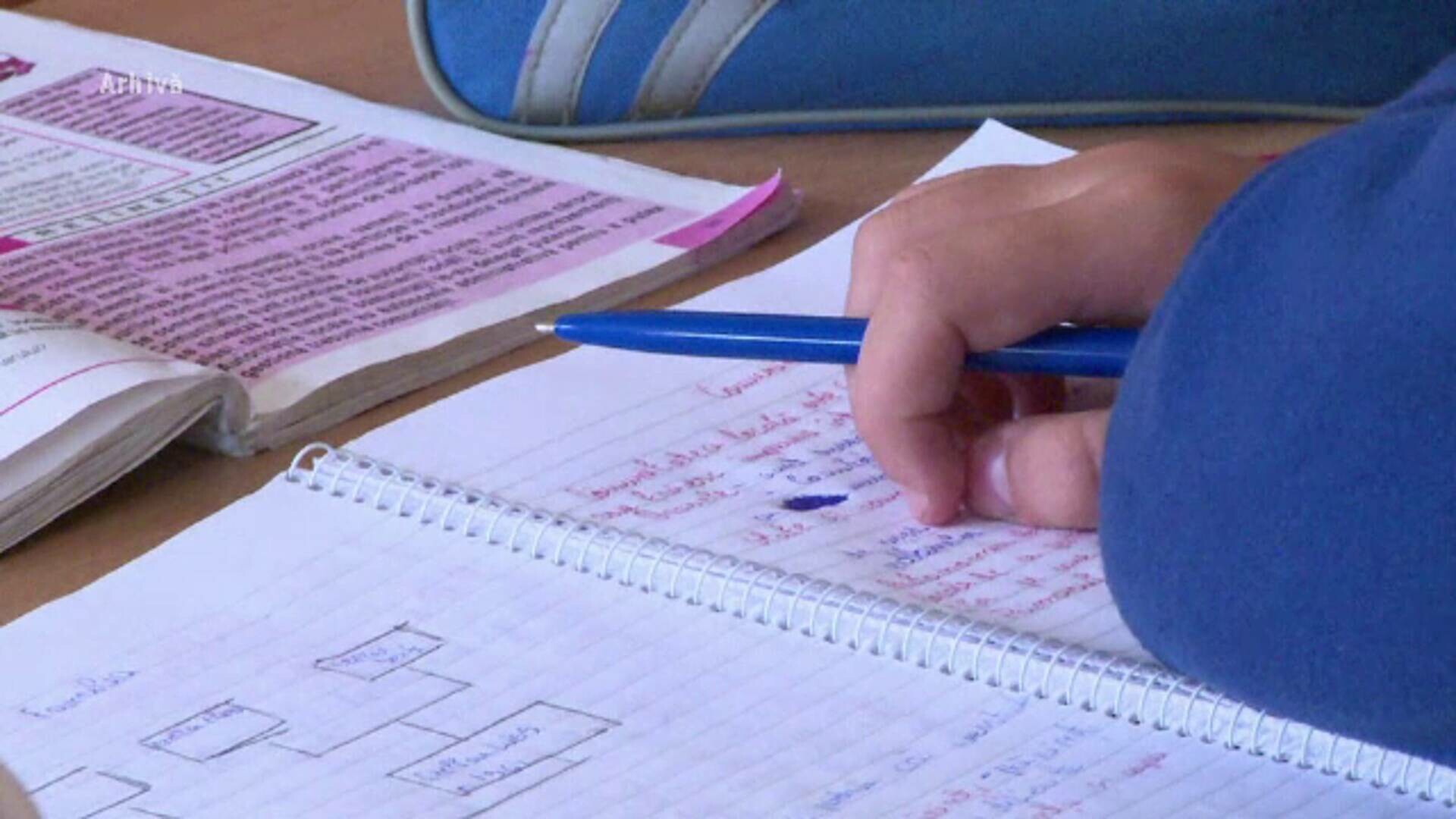 Ministerul Educaţiei anunţă două opţionale noi pentru elevii de gimnaziu. Cursurile dezvoltă competenţe digitale şi sociale