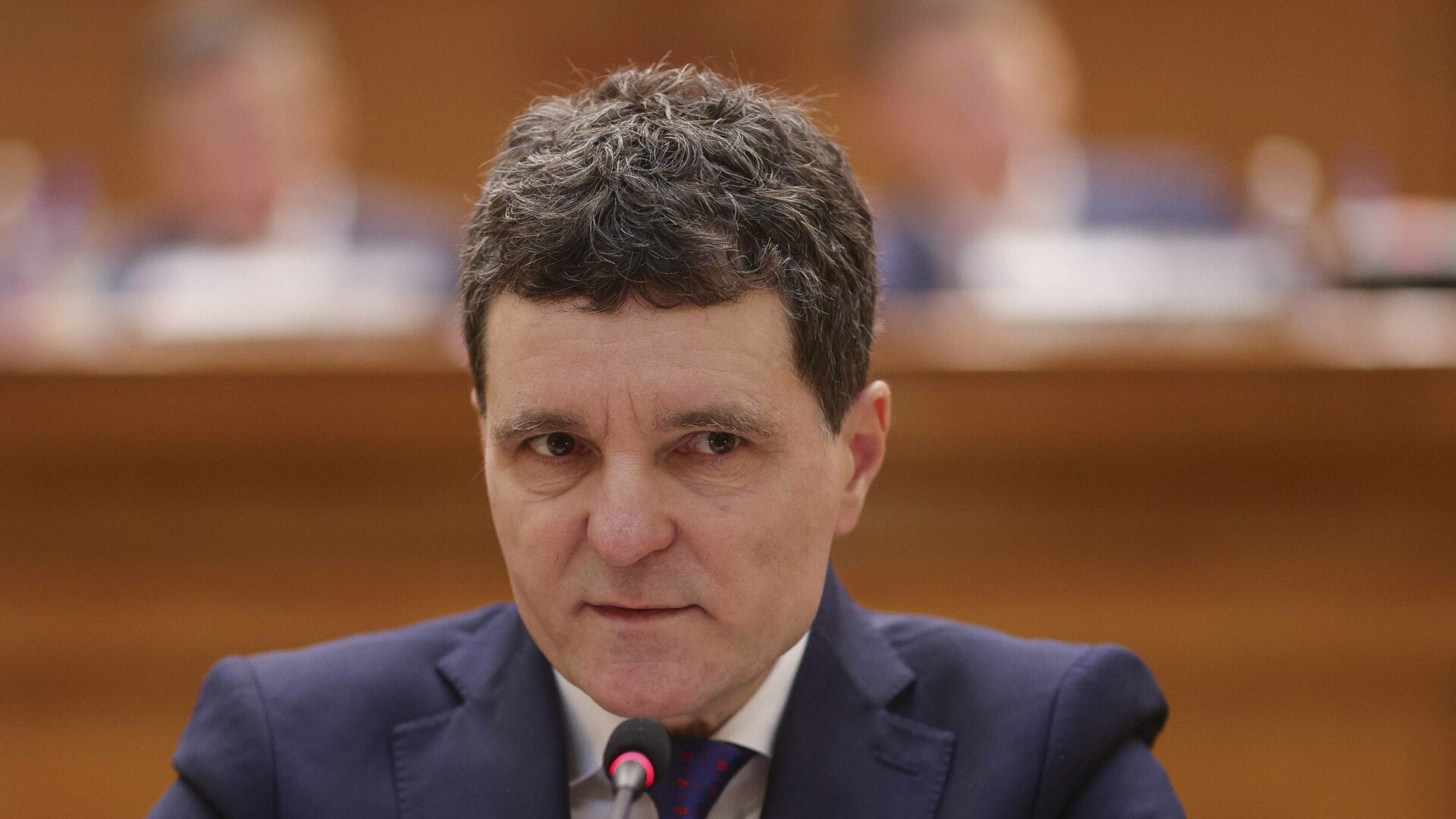 Nicuşor Dan, Parlament