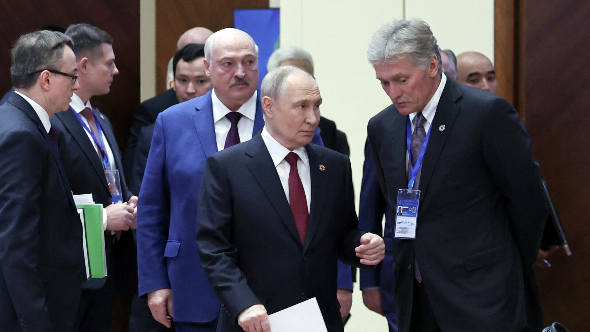 Vladimir Putin și Dmitri Peskov