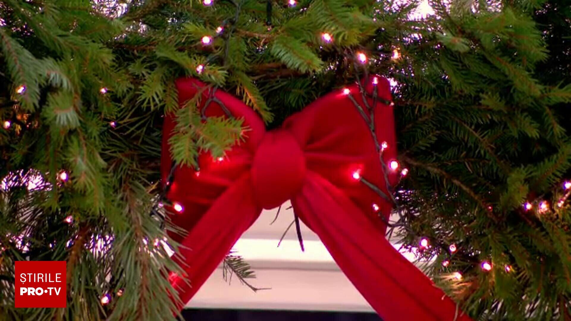 Photo for the article Românii se pregătesc pentru sărbători cu decorațiuni spectaculoase. Care sunt ornamentele care domină piața anul acesta