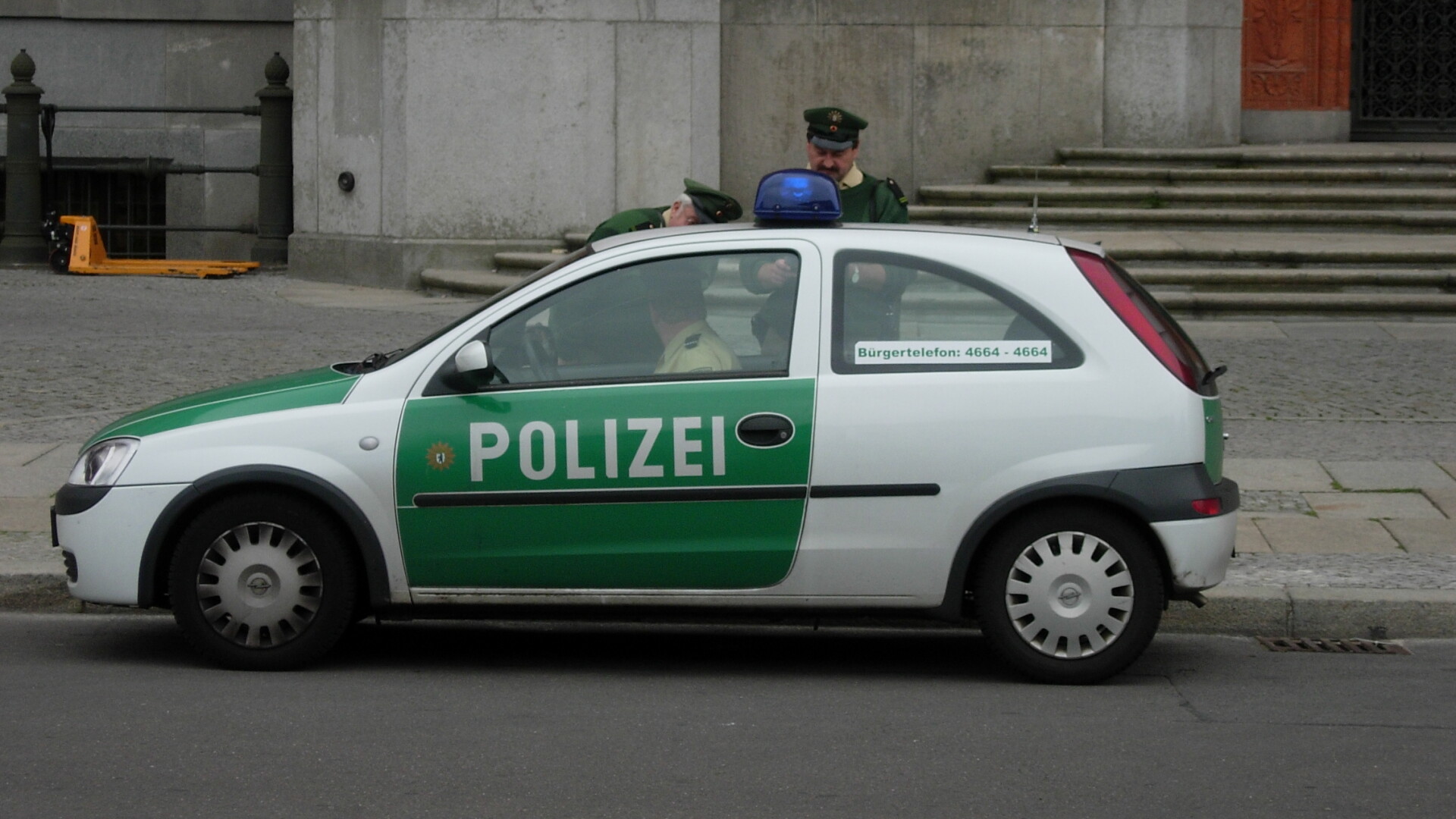 Germania: un barbat furios pe un taximetrist i-a taiat acestuia degetul