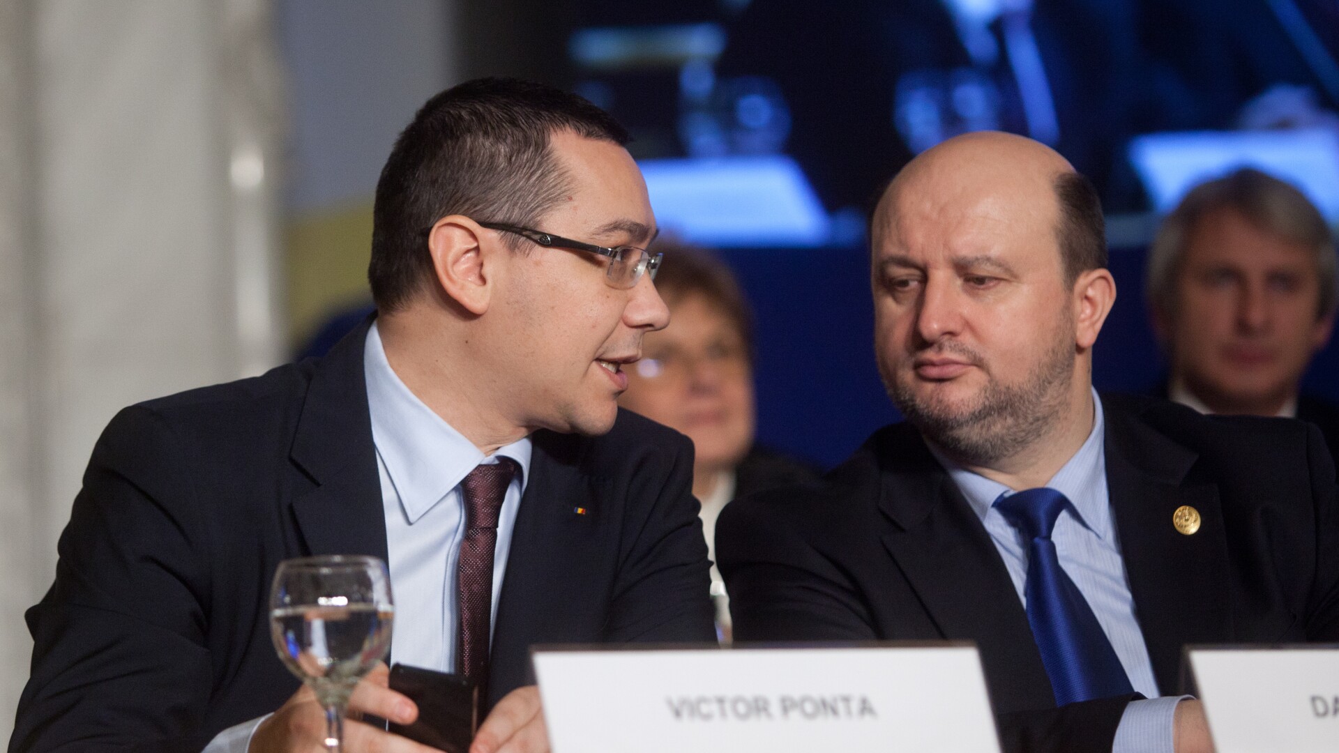 Victor Ponta, Daniel Chitoiu