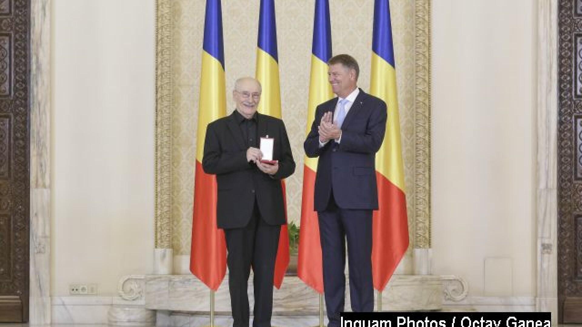 Actorul Victor Rebengiuc a primit Ordinul Steaua României