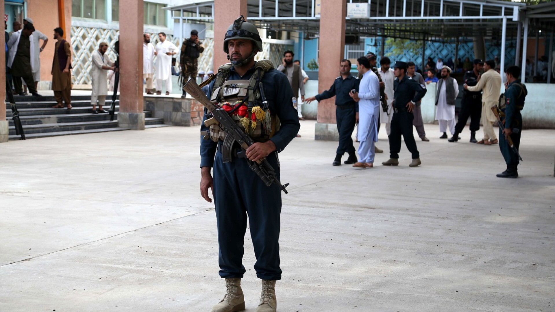 Masacru în Afganistan, la o reuniune electorală. ISIS a revendicat atentatul