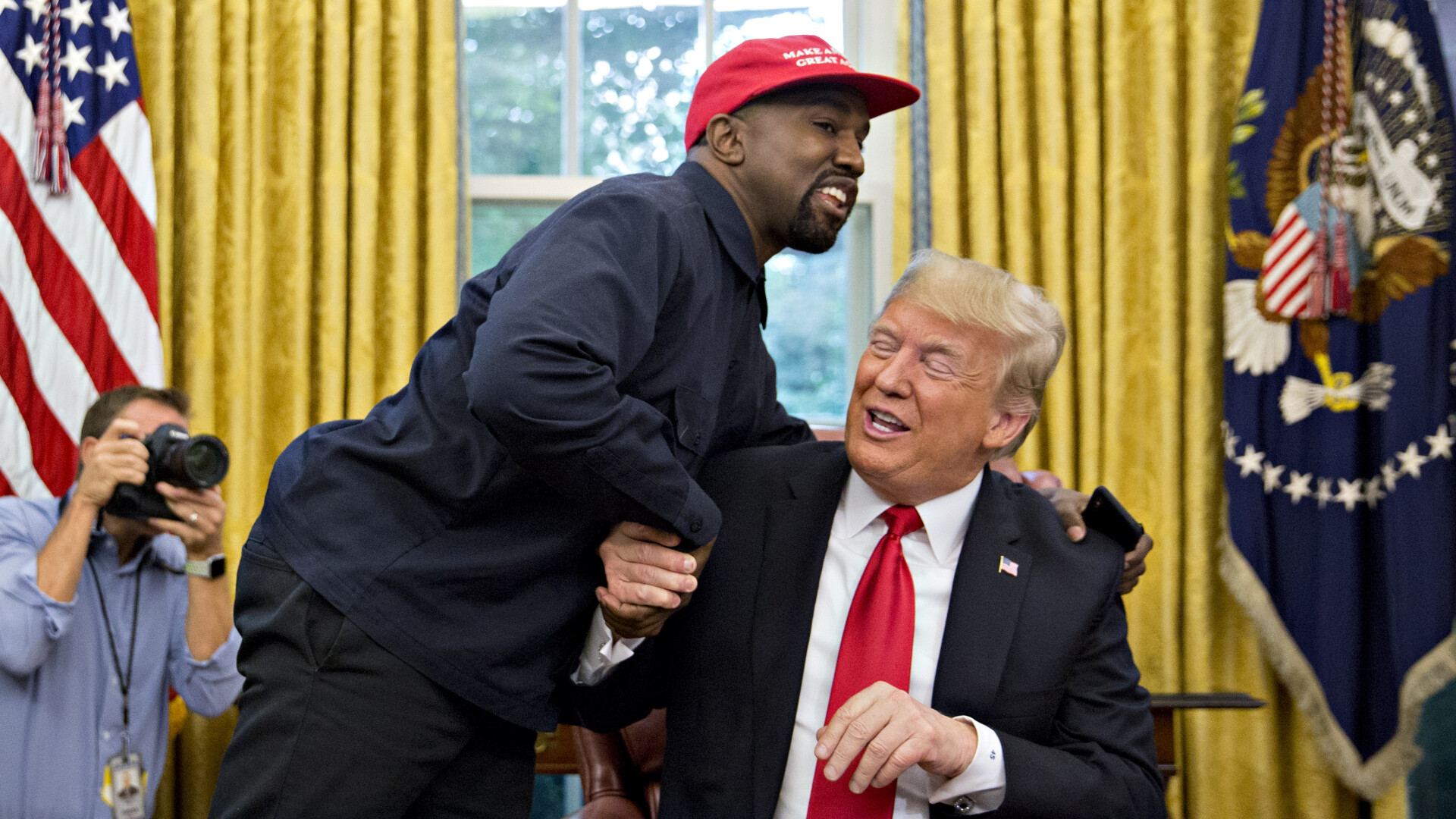 Kanye West s-a întâlnit cu Donald Trump la Casa Albă