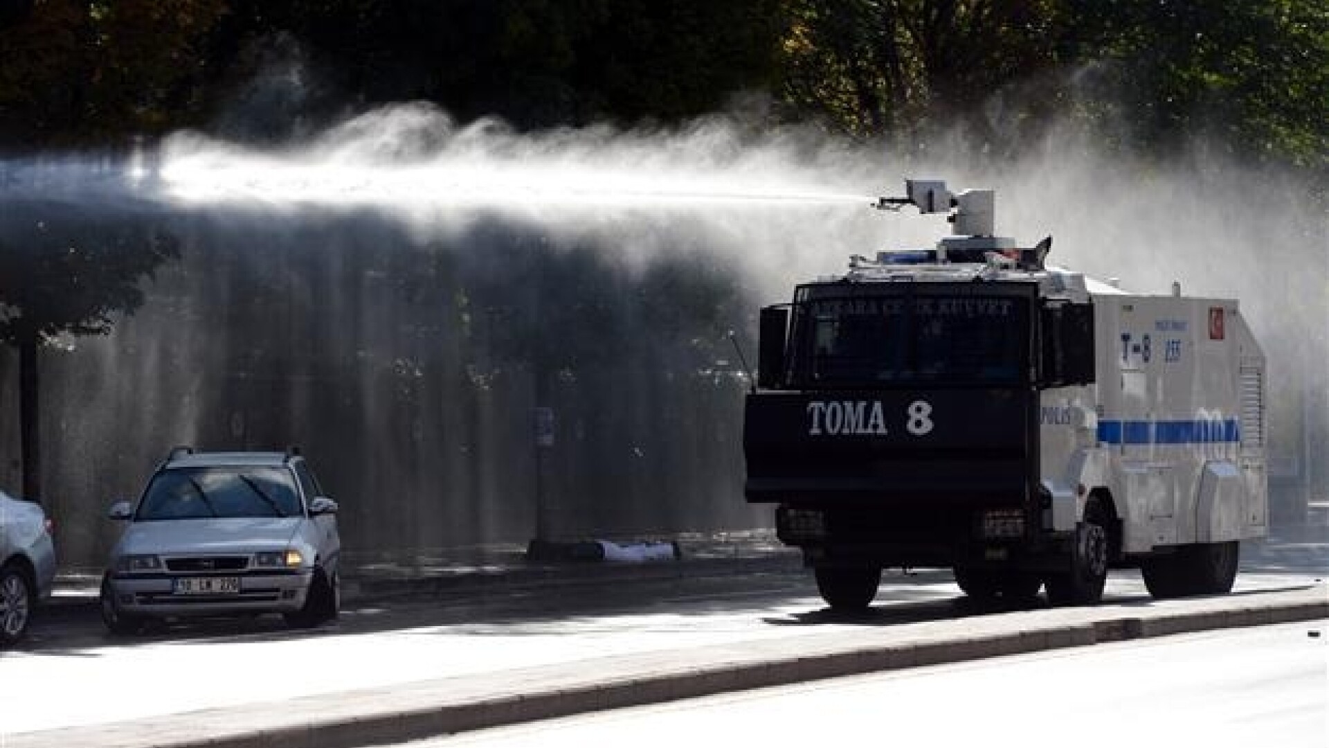 masini anti-protestatari