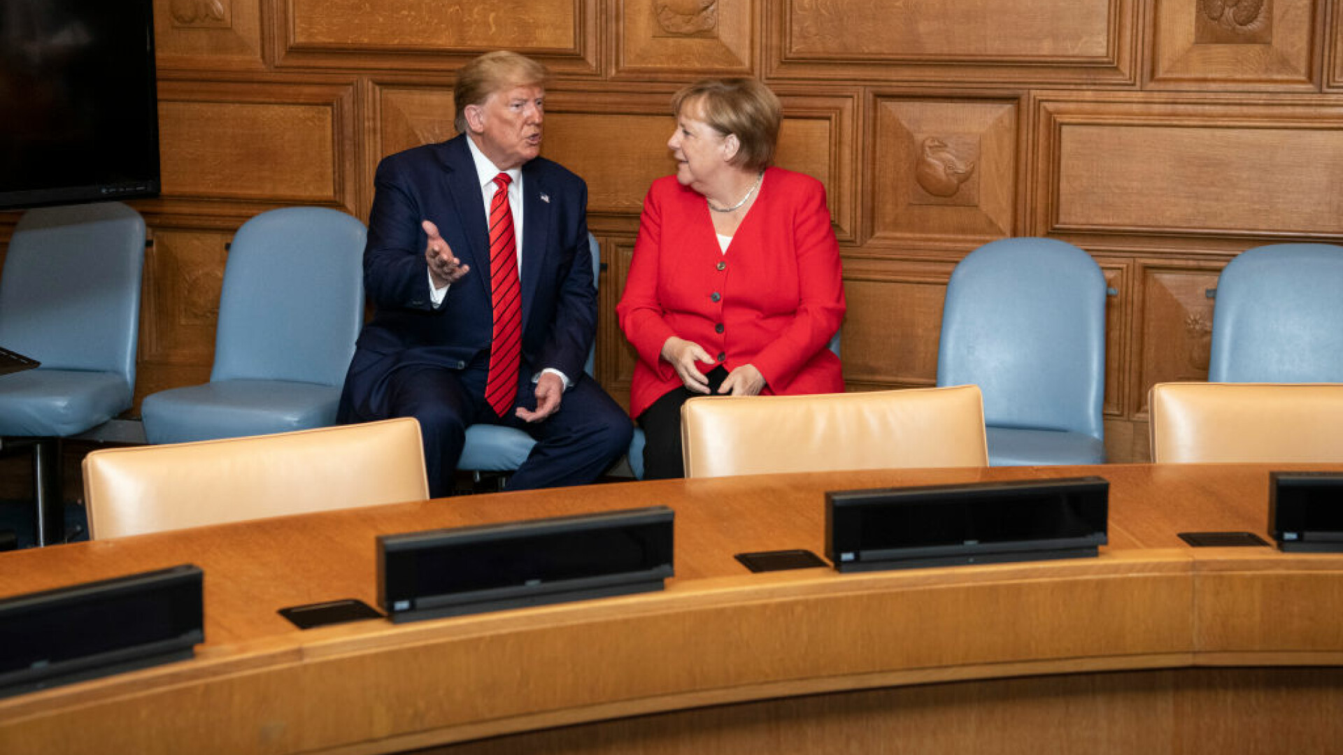 Donald Trump si Angela Merkel