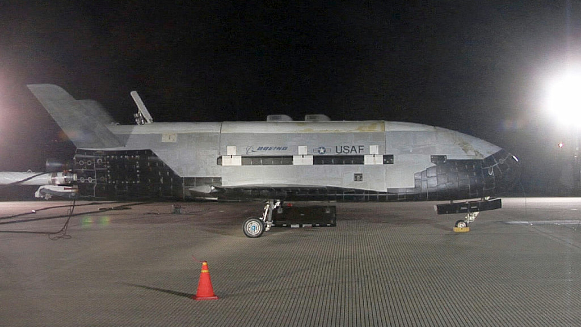 Avionul spaţial, care a aterizat după o misiune record de 780 de zile