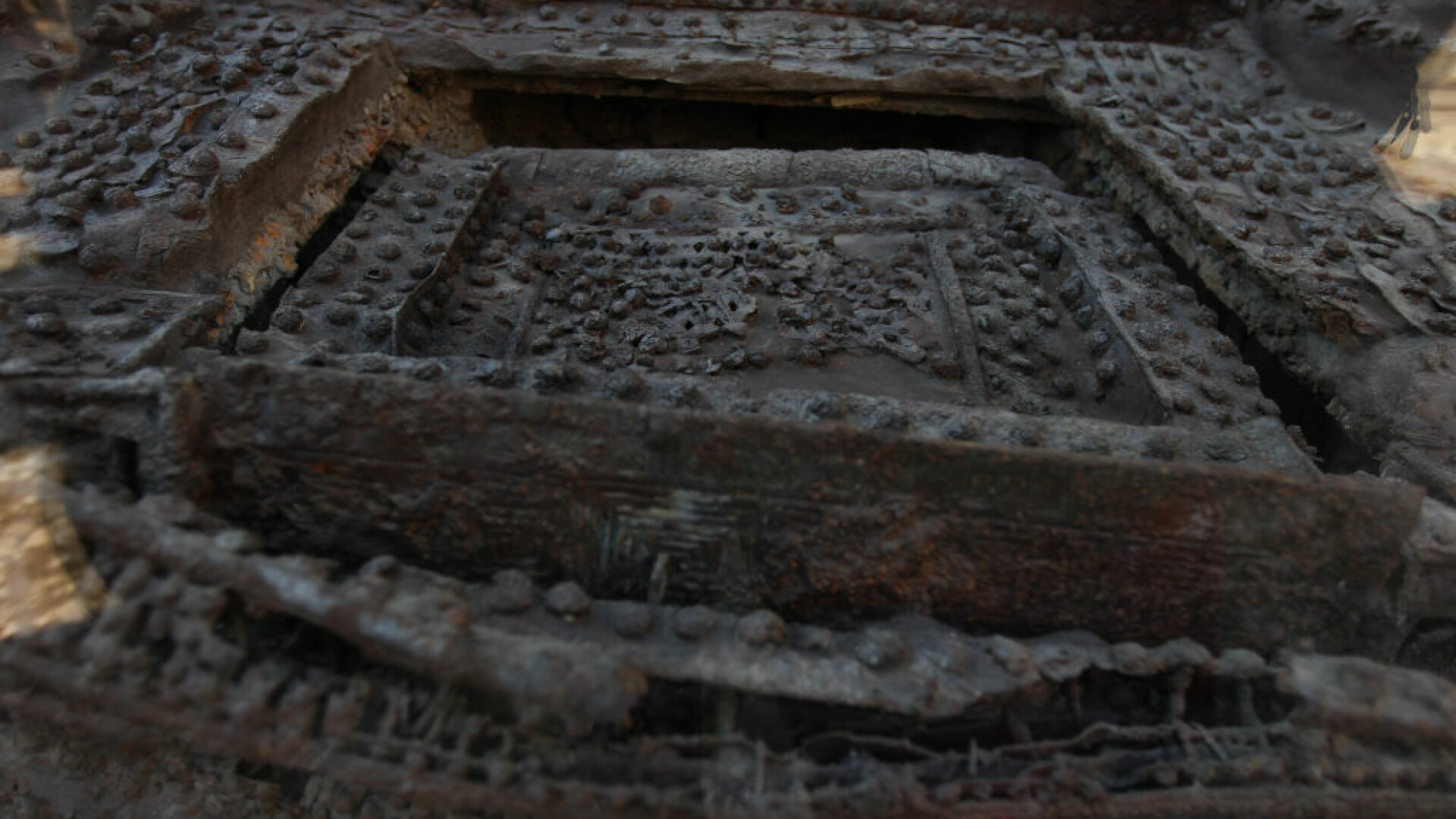 Ce ar ascunde misterul din Pompeii: ”Seiful antic” rămas intact după 2.000 de ani