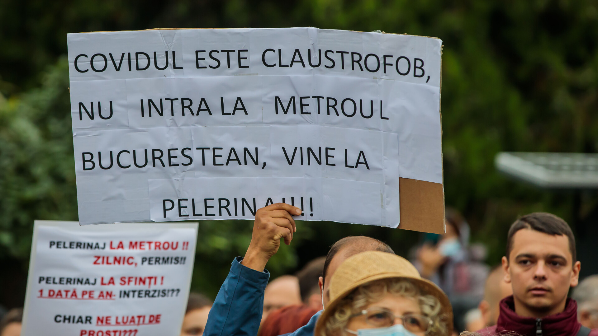 Proteste față de decizia guvernului României de a interzice pelerinajul la moaștele Sf. Parascheva