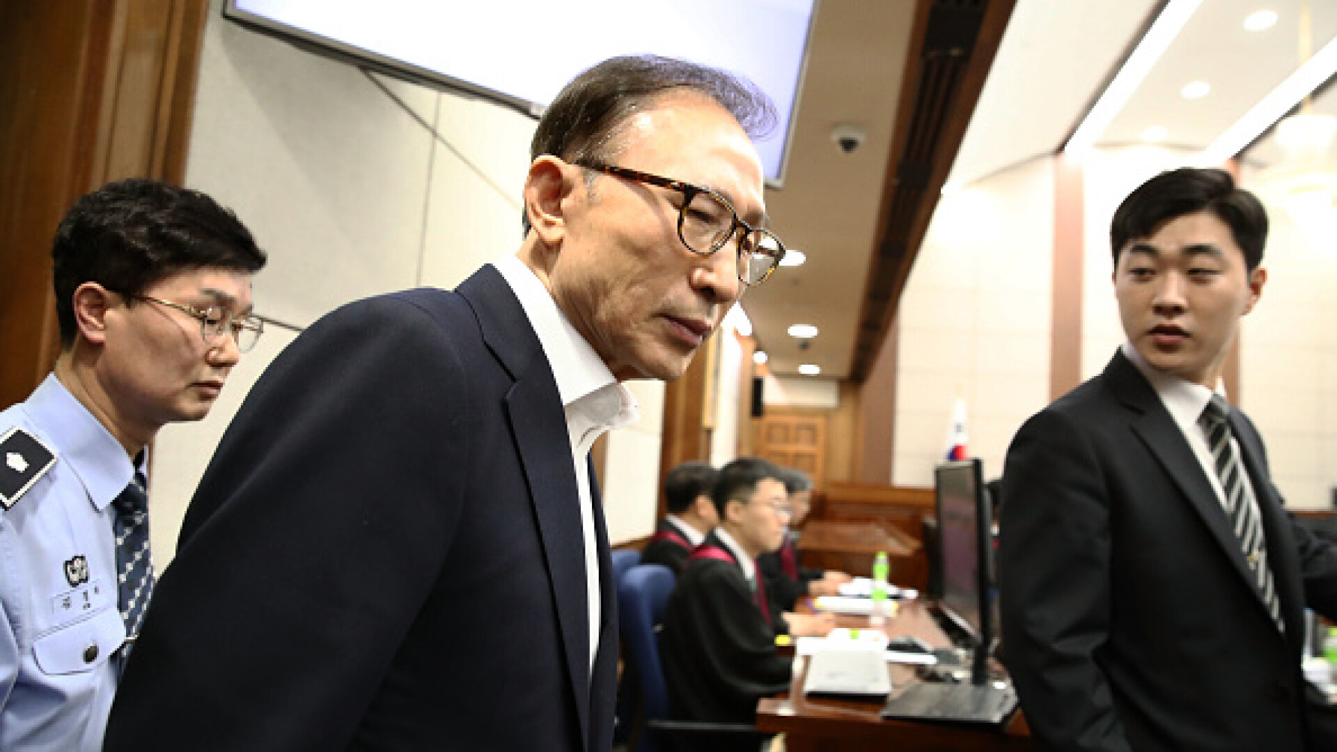 Fostul preşedinte sud-coreean Lee Myung-bak, condamnat la 17 ani de închisoare. Ce a făcut