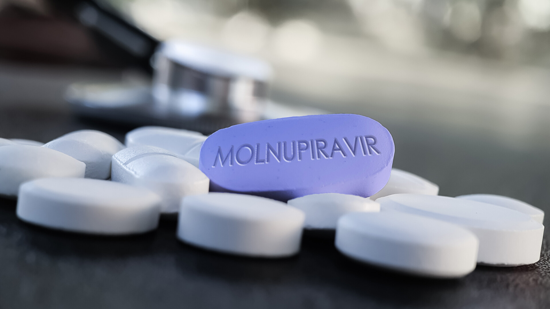 Molnupiravir, evaluat în procedură accelerată pentru Europa. Ar reduce la jumătate spitalizarea și decesele cauzate de Covid