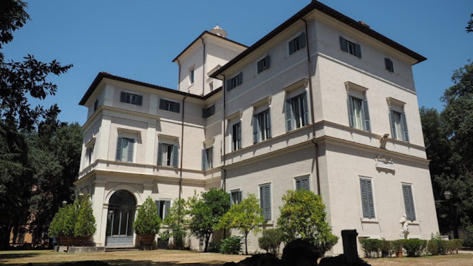 O vilă din Roma a fost scoasă la vânzare pentru 500.000.000 de euro. Ce o face specială