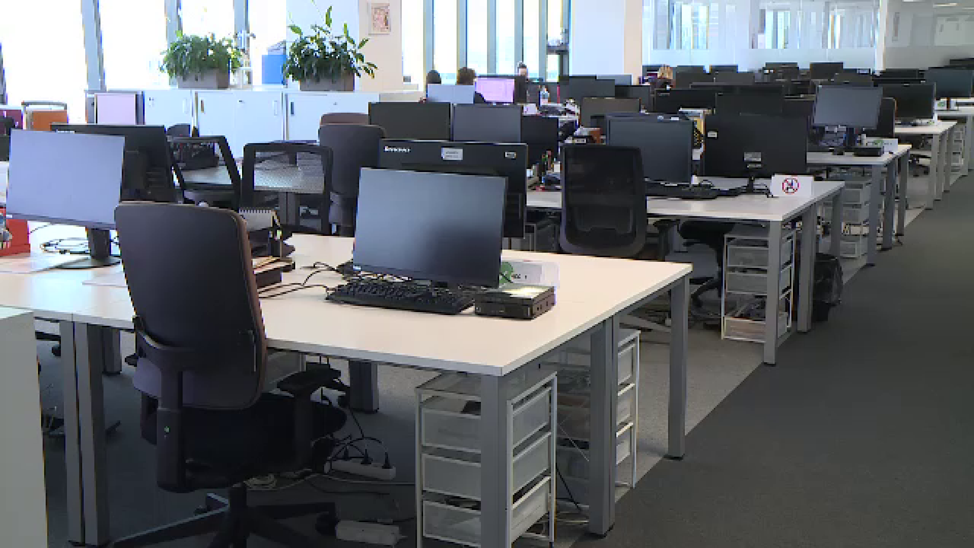 Un alt gigant tech anunță că va concedia 15.000 de oameni până la finalul anului. Va opri și două proiecte din Europa