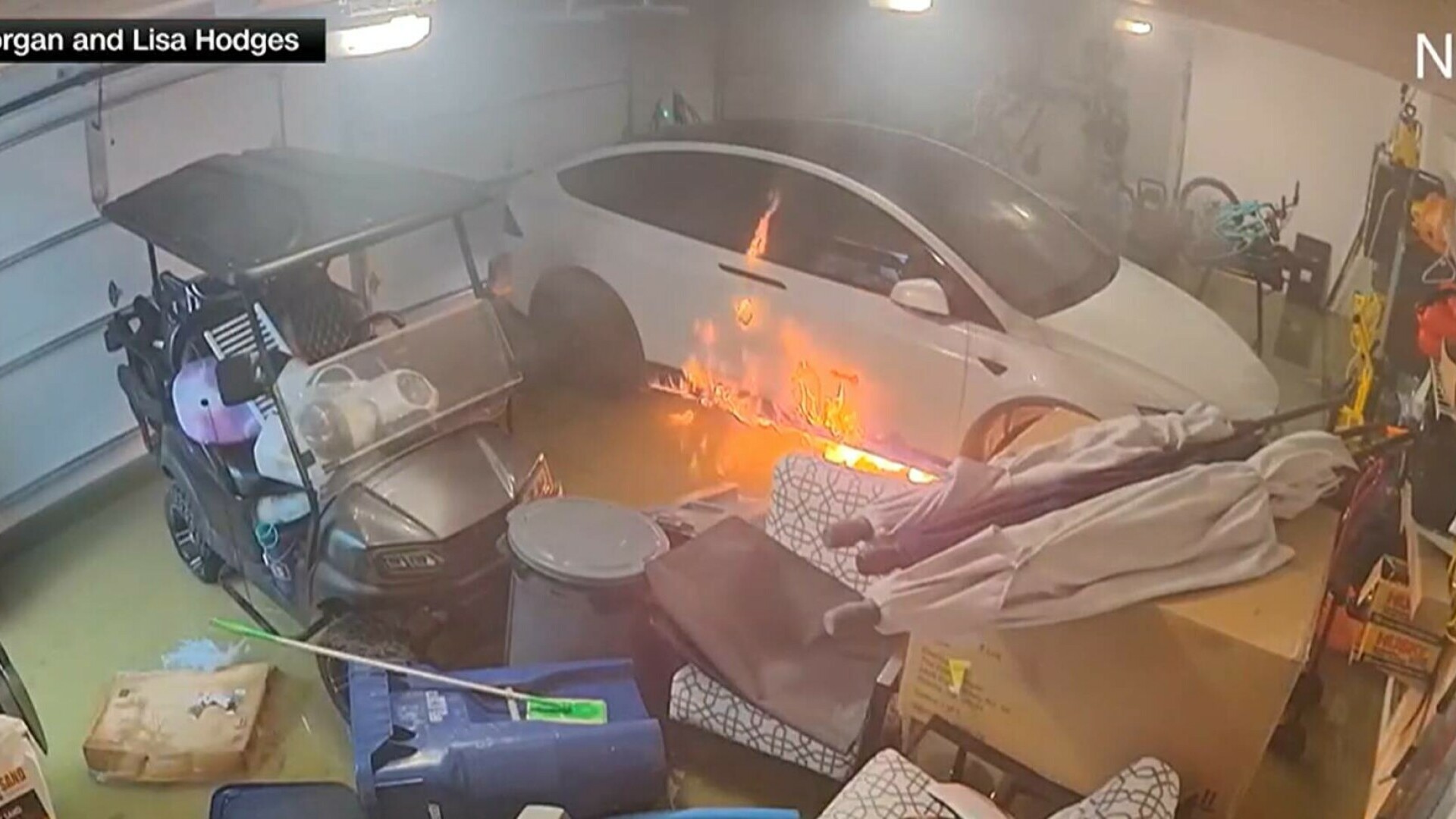 tesla incendiu