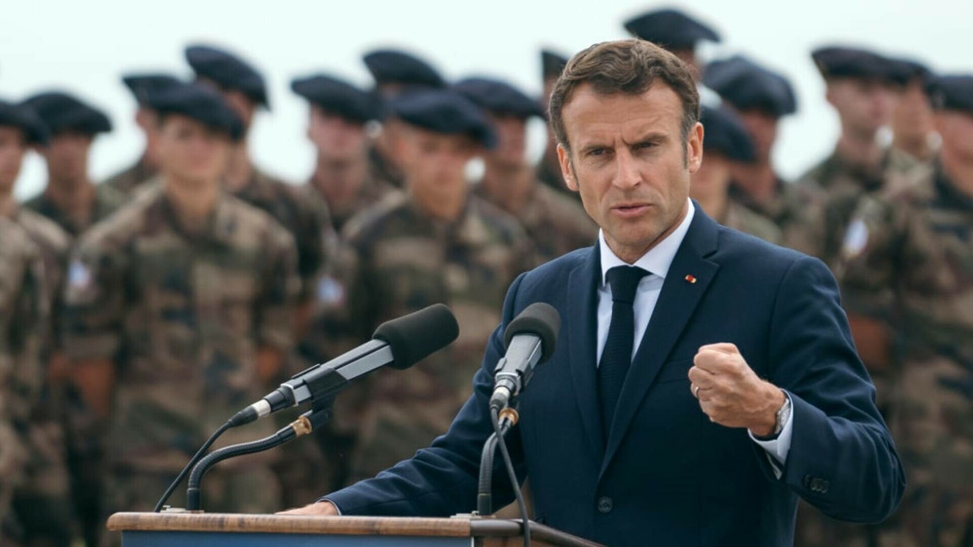 emmanuel macron soldați francezi