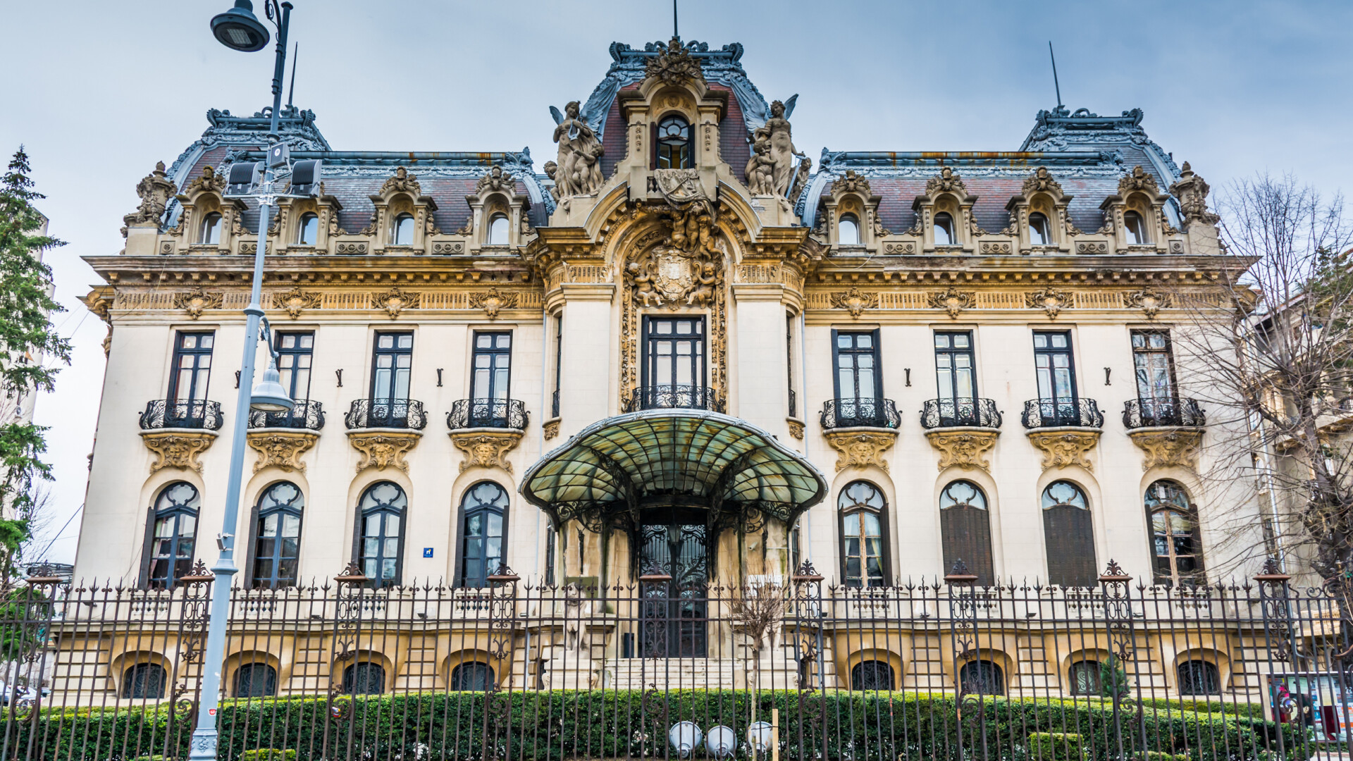 palatul cantacuzino din bucurești