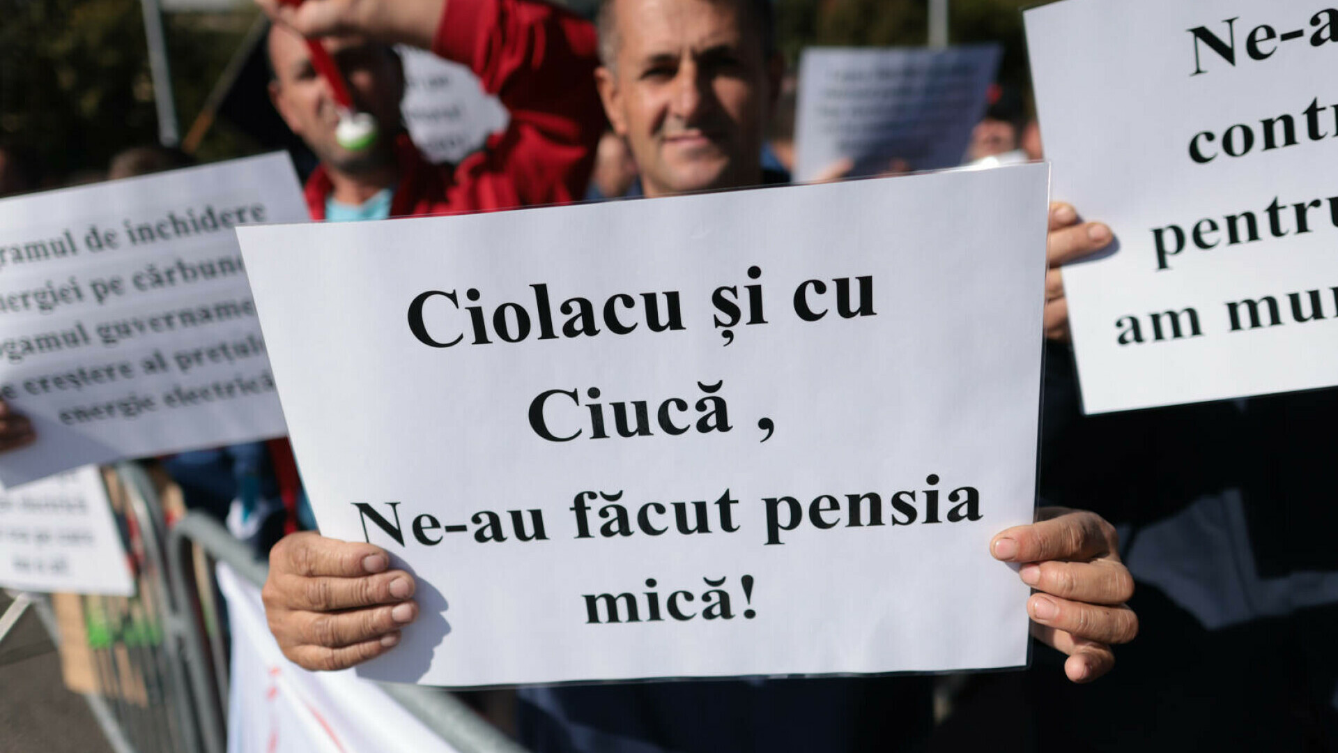 Silvicultorii protestează în Bucureşti – ”Aşa nu se mai poate”