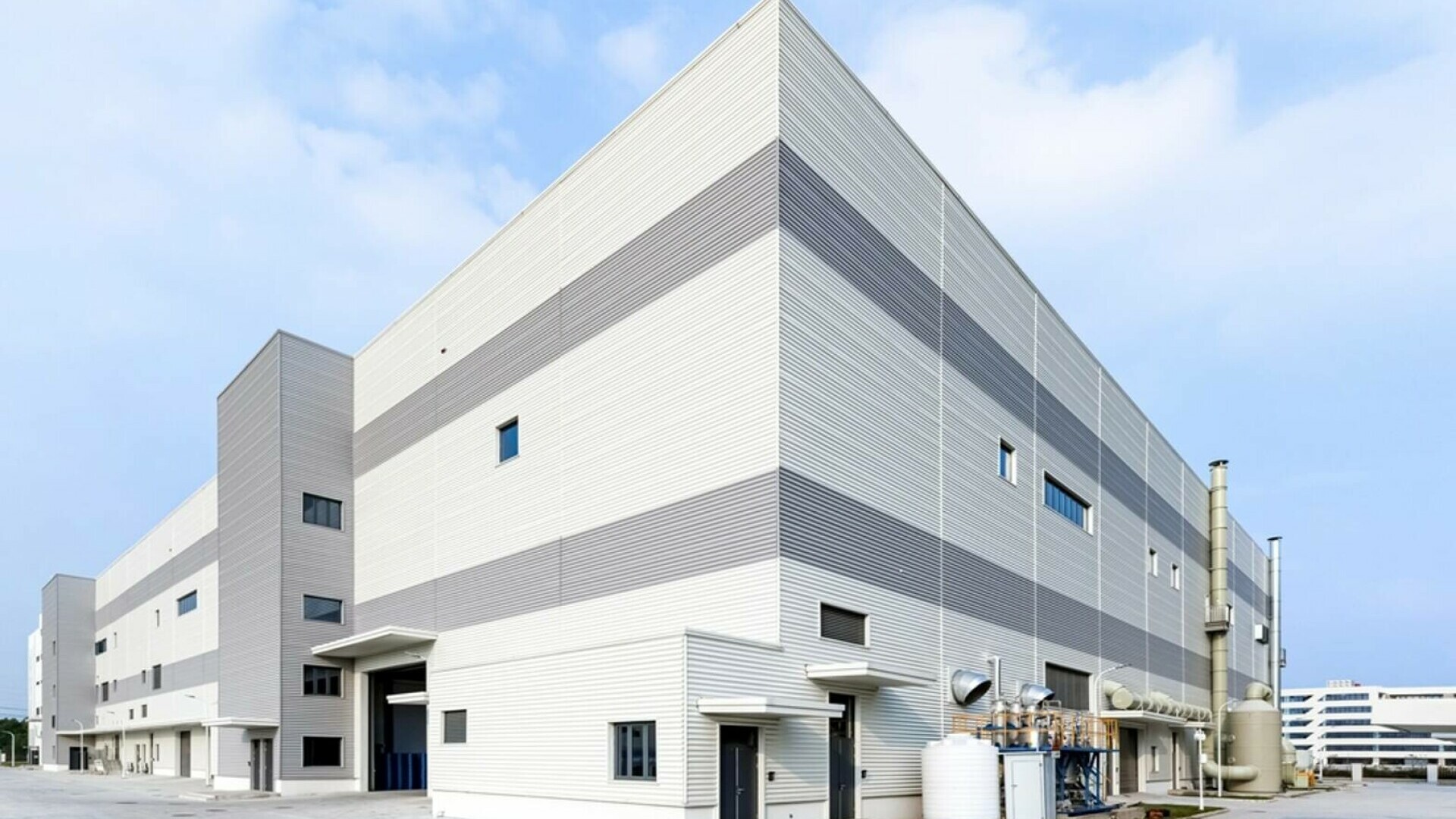 O mare companie elveţiană și-a închis fabrica din România după trei ani, dar nu și pe cea din Ungaria. Avea 100 de angajați