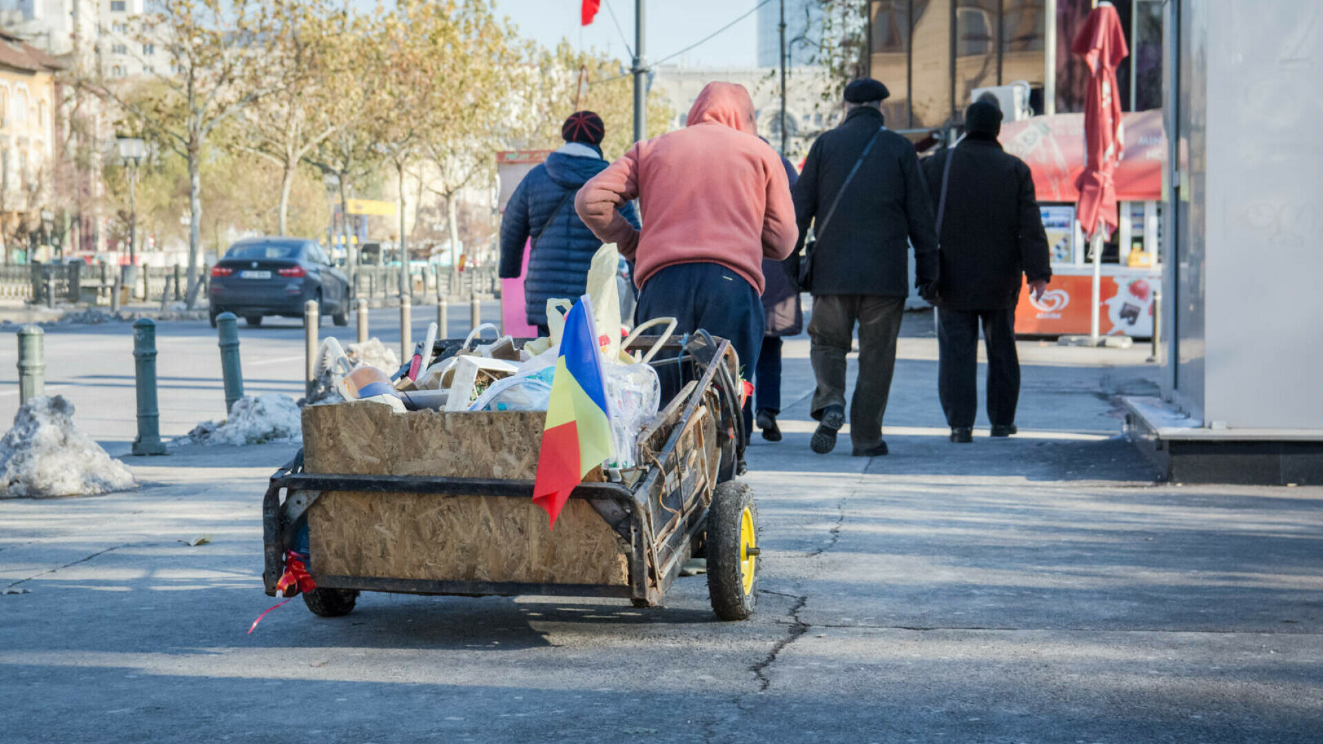 oameni fara adapost bucuresti
