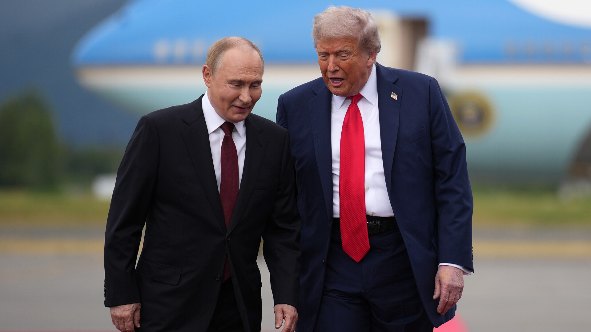 Peskov: Nu putem discuta despre anularea întâlnirii Putin-Trump. Kremlinul consideră sancțiunile SUA „un pas neprietenos'”