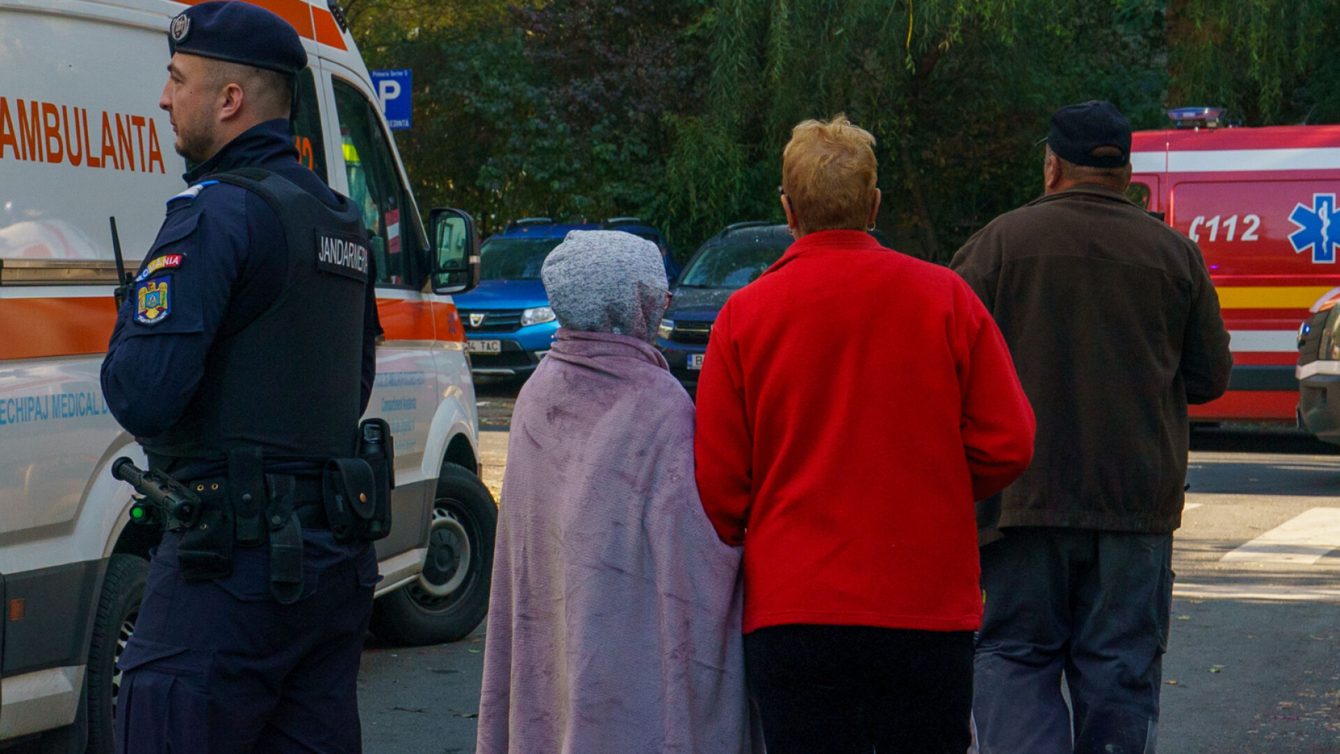 persoane după explozia din rahova