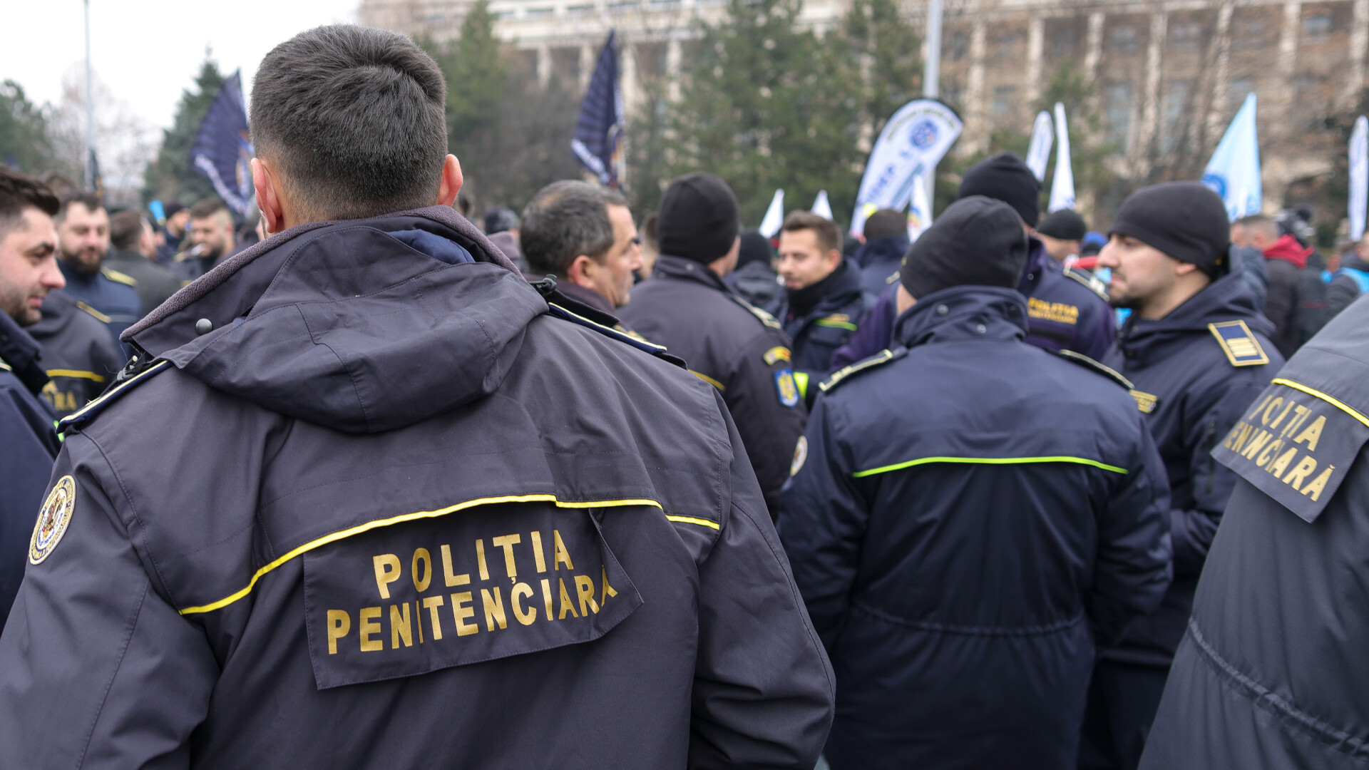 politisti penitenciare