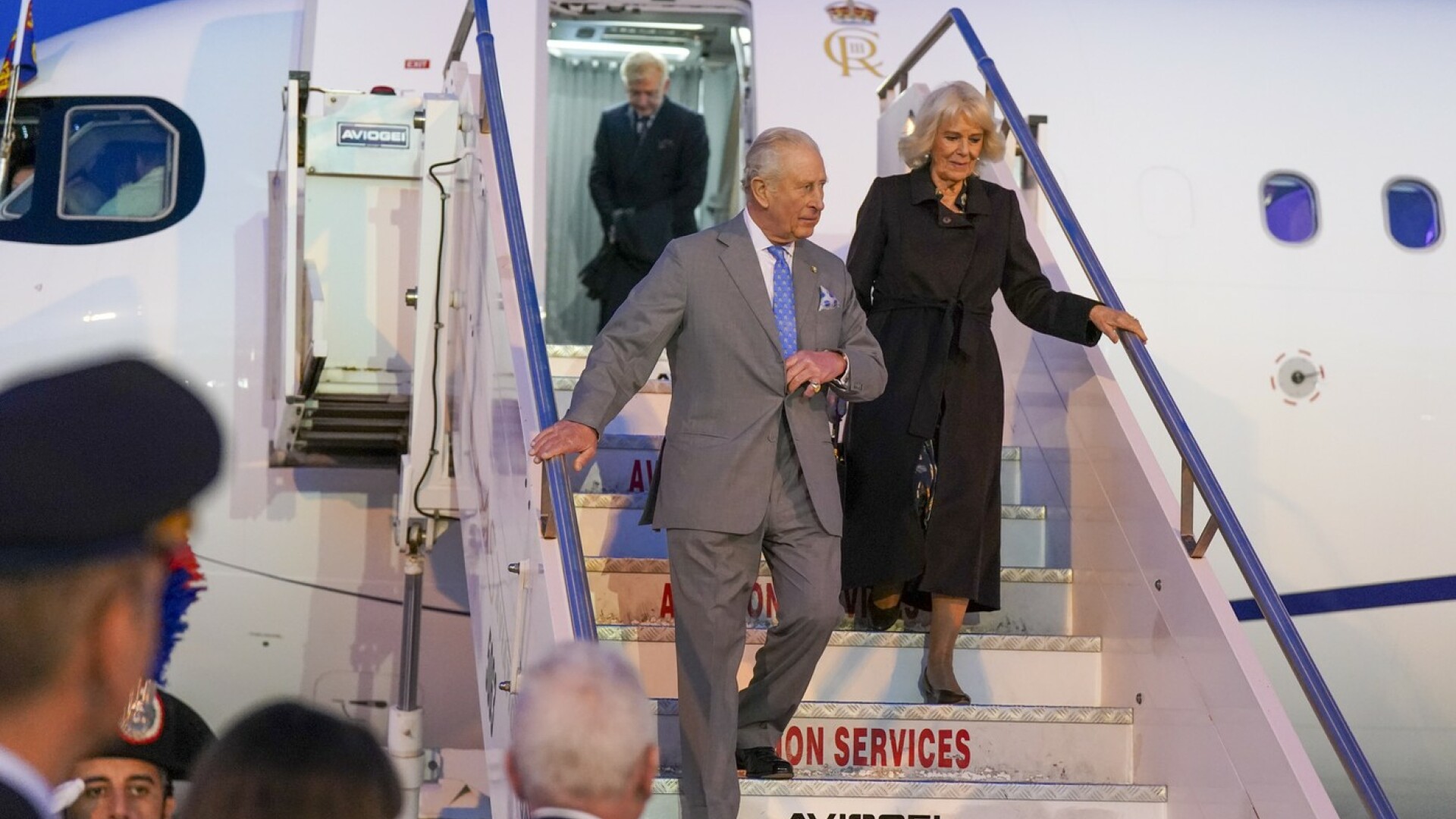 Regele Charles și Regina Camilla au ajuns la Vatican