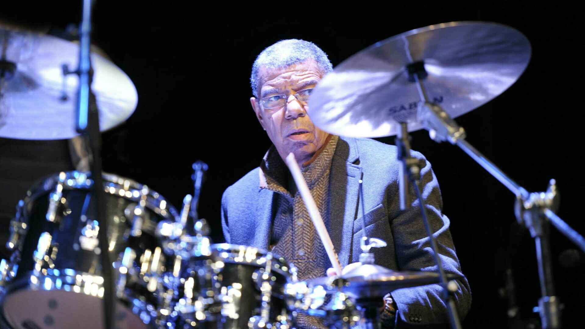 A murit Jack DeJohnette, legendarul toboşar american de jazz. A fost unul dintre cei mai importanţi artiști din generația sa