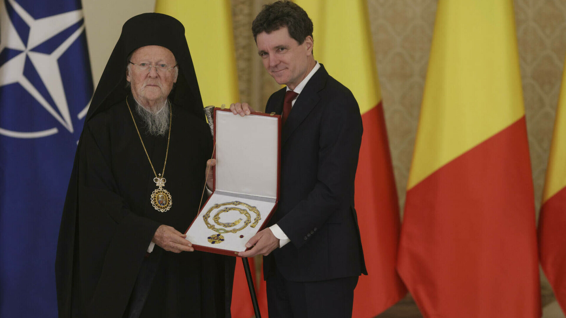 Patriarhul Ecumenic Bartolomeu I a fost decorat de președintele Nicușor Dan la Palatul Cotroceni
