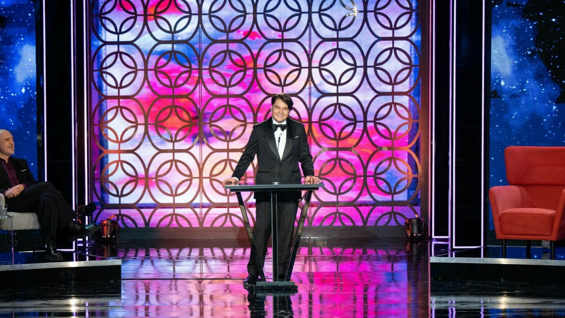 Selly, pe „scaunul fierbinte” La bine și la Roast. Miercuri, de la 21:30, la PRO TV, și cu o zi înainte pe VOYO