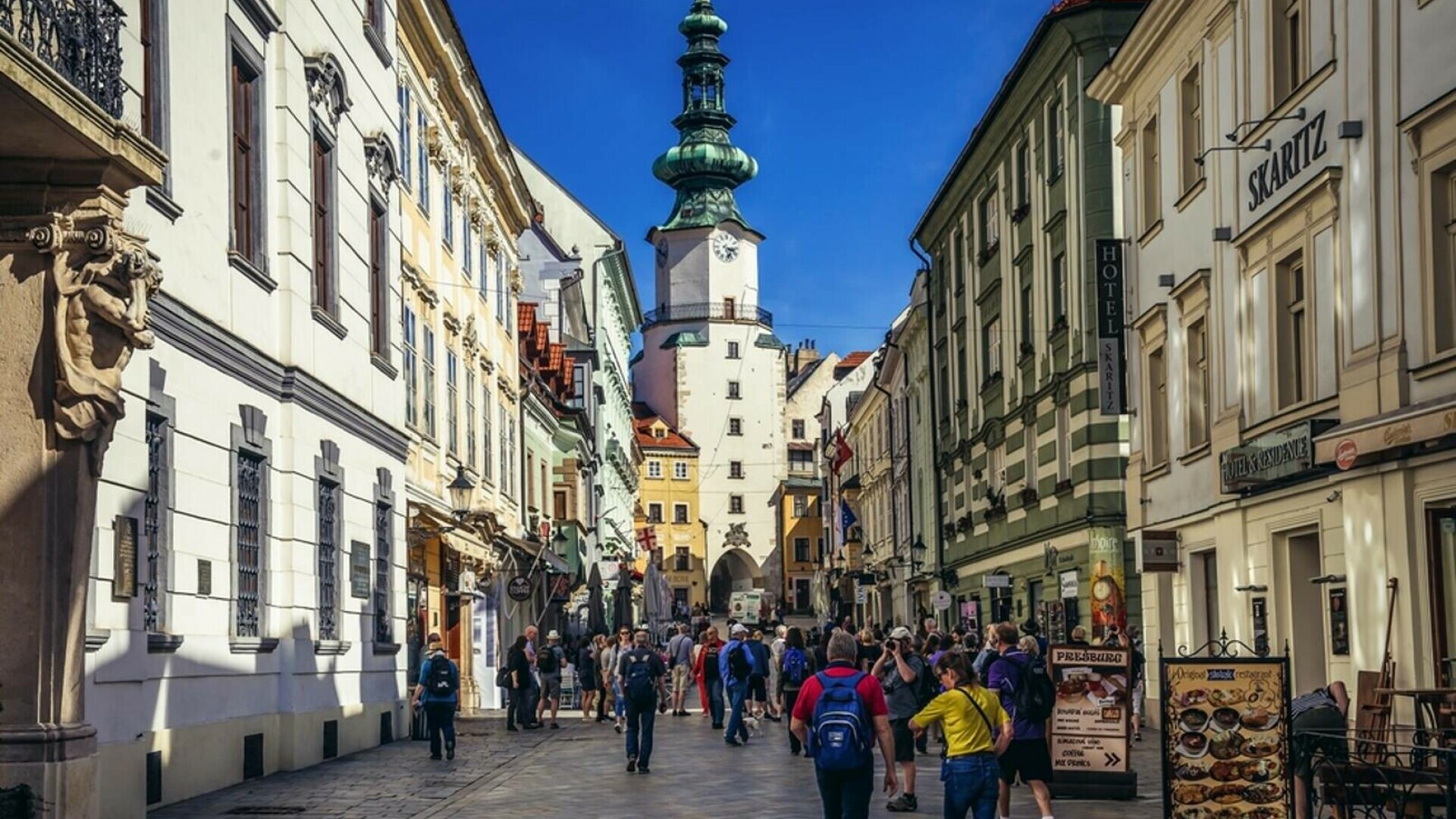 Slovacia impune limită de viteză pentru pietoni. Nu au voie să meargă cu mai mult de 6 km/h