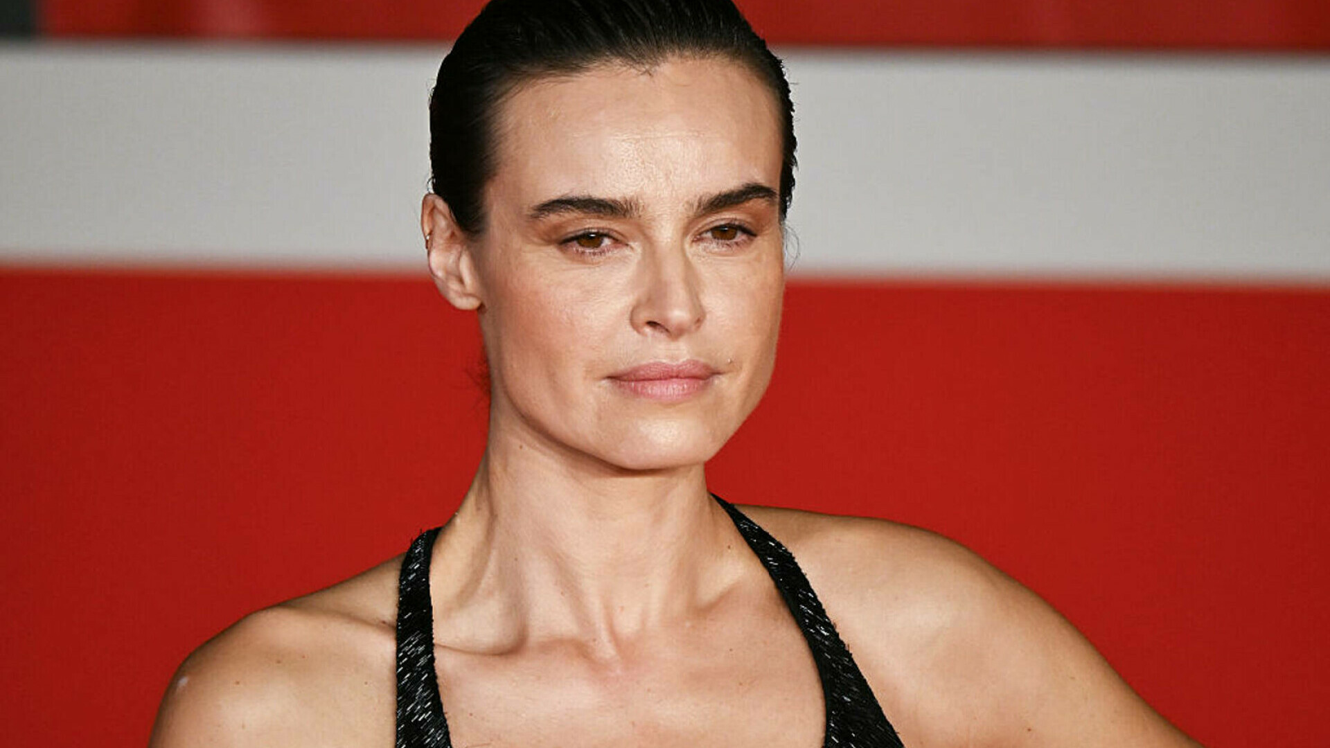 Regizorul Mel Gibson este criticat pentru alegerea unei actrițe pro-avort în rolul Fecioarei Maria