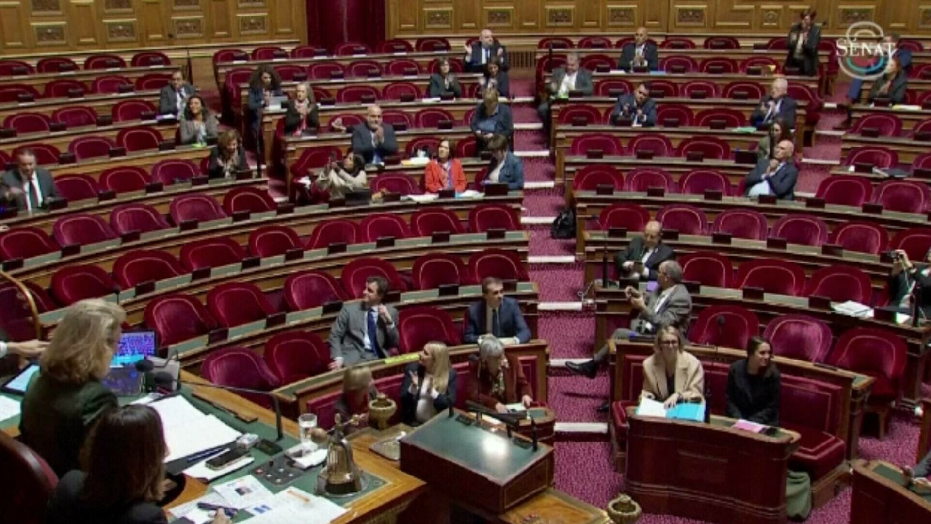 Parlamentul francez adoptă legea care redefinește violul: tăcerea nu mai înseamnă consimțământ