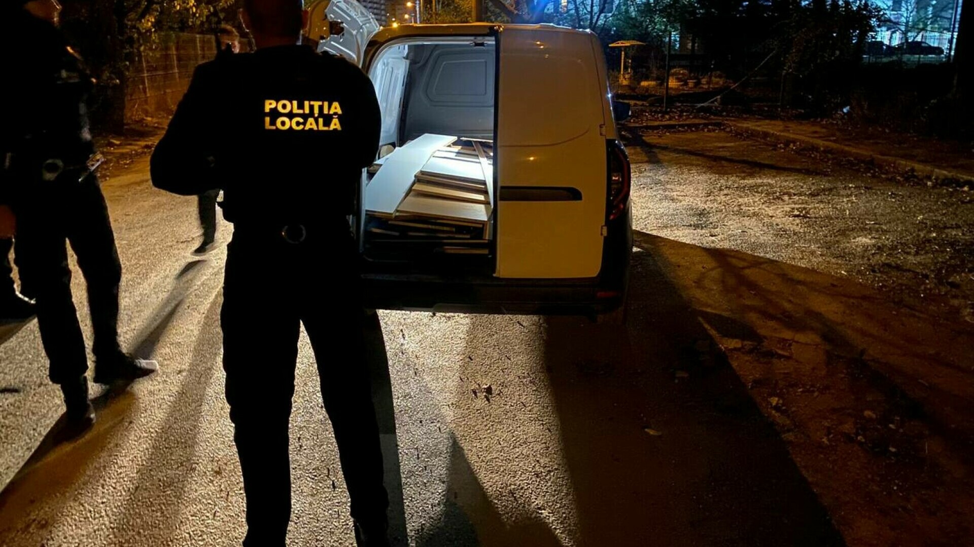 Camerele video l-au dat de gol. Prins de polițiști în fapt, un bărbat a fost amendat cu 30.000 lei în București. FOTO