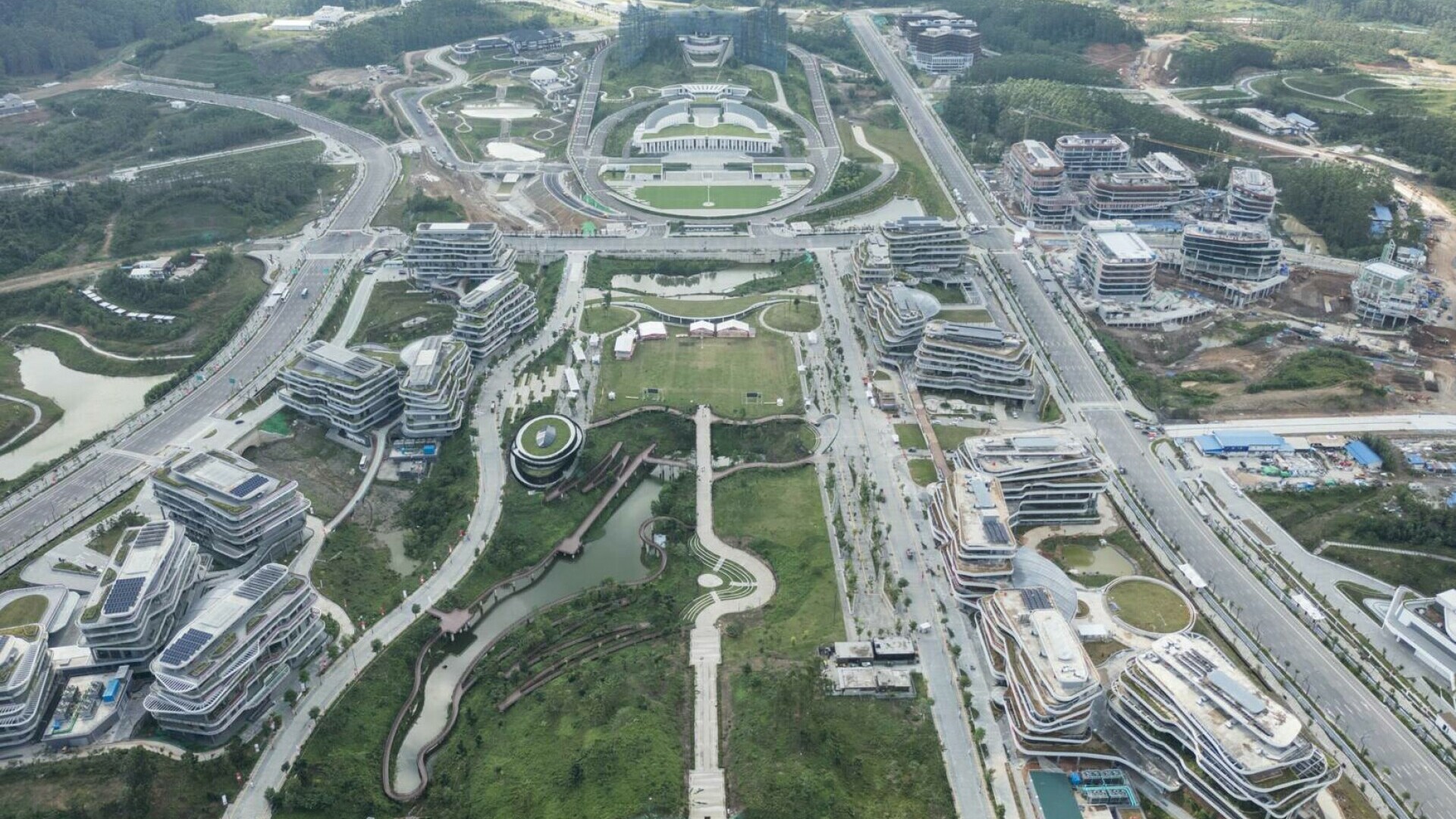 Una dintre cele mai mari economii ale lumii își mută capitala. Construiește un nou oraș de la zero. GALERIE FOTO