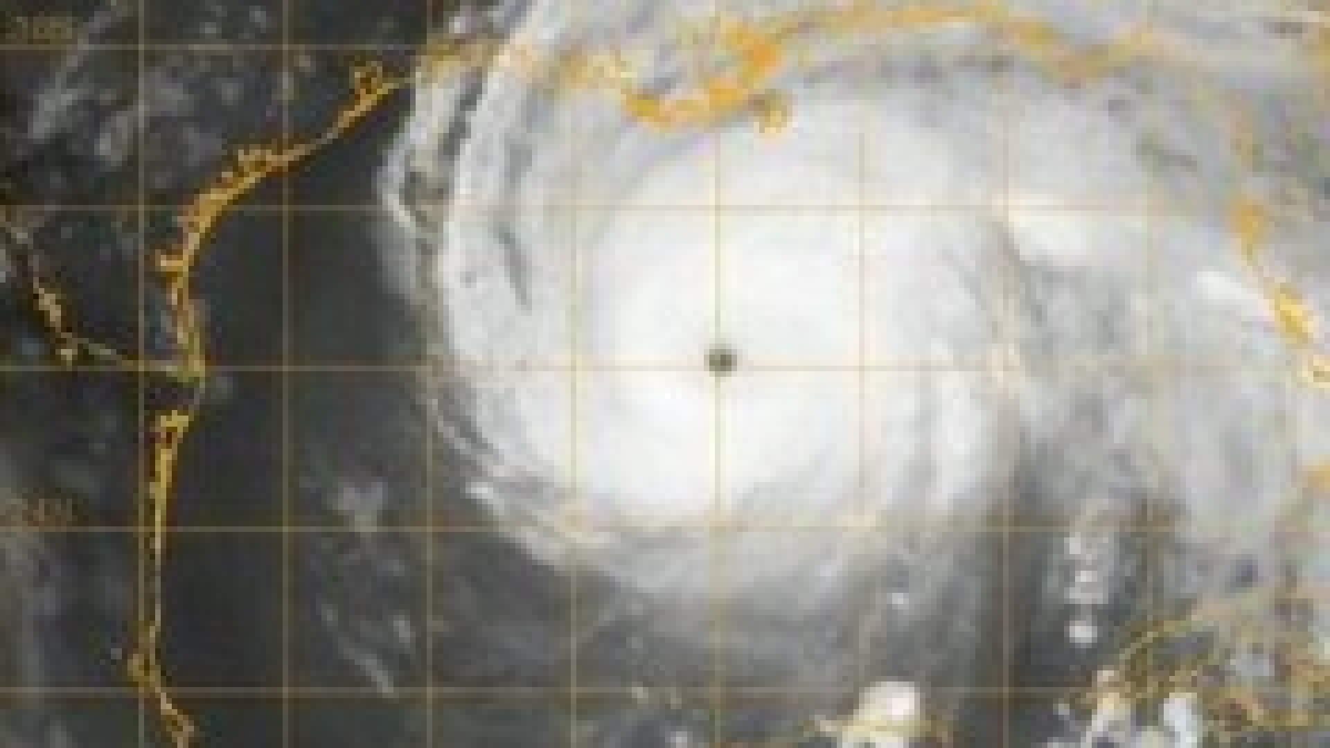 Uraganul Ike va lovi marti Florida