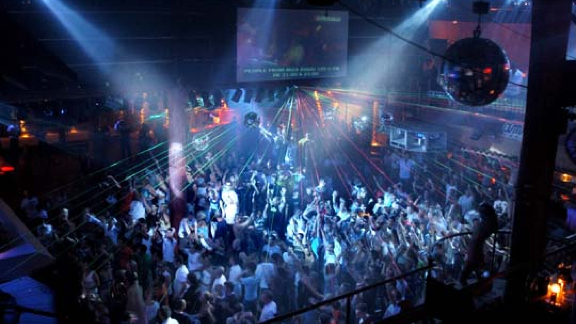 Program redus cu publicul in cluburile din Ibiza