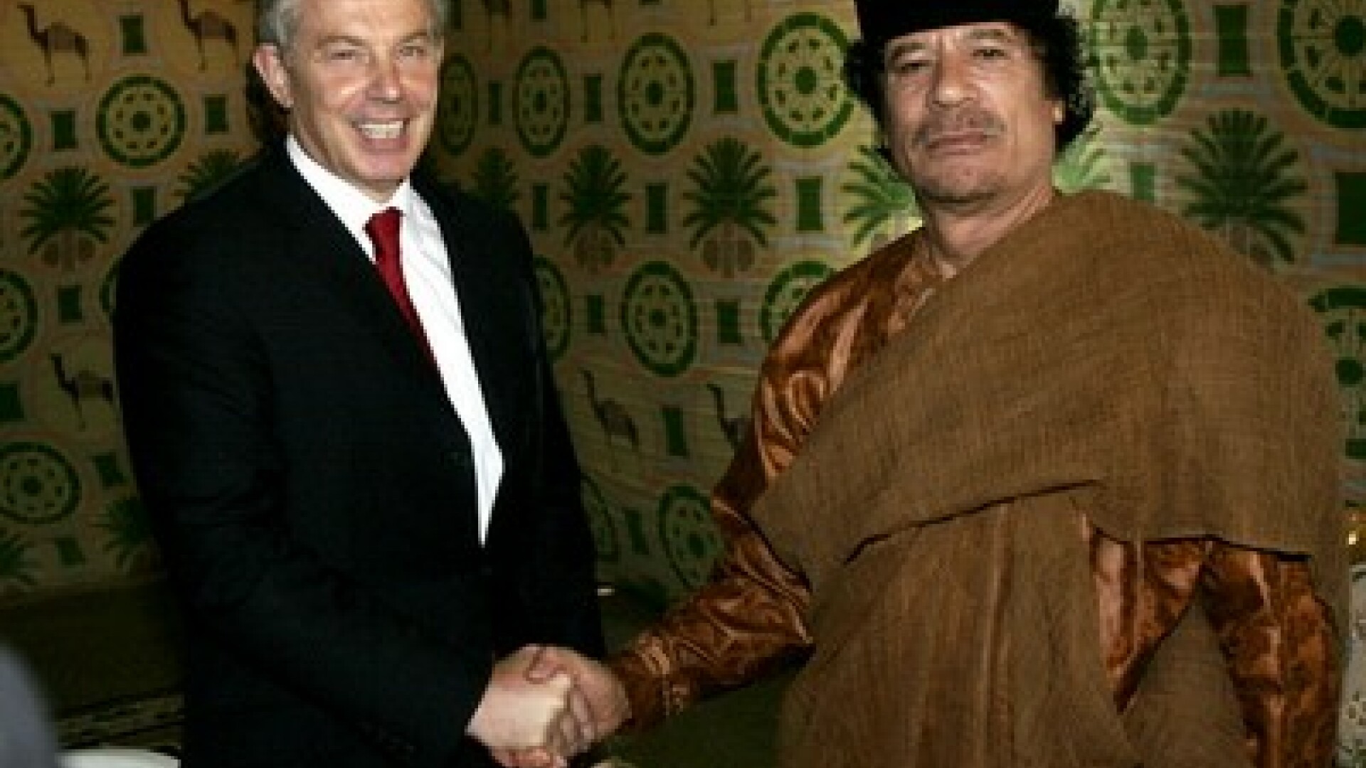 Premierul britanic Tony Blair si Muammar Ghaddafi in 2007