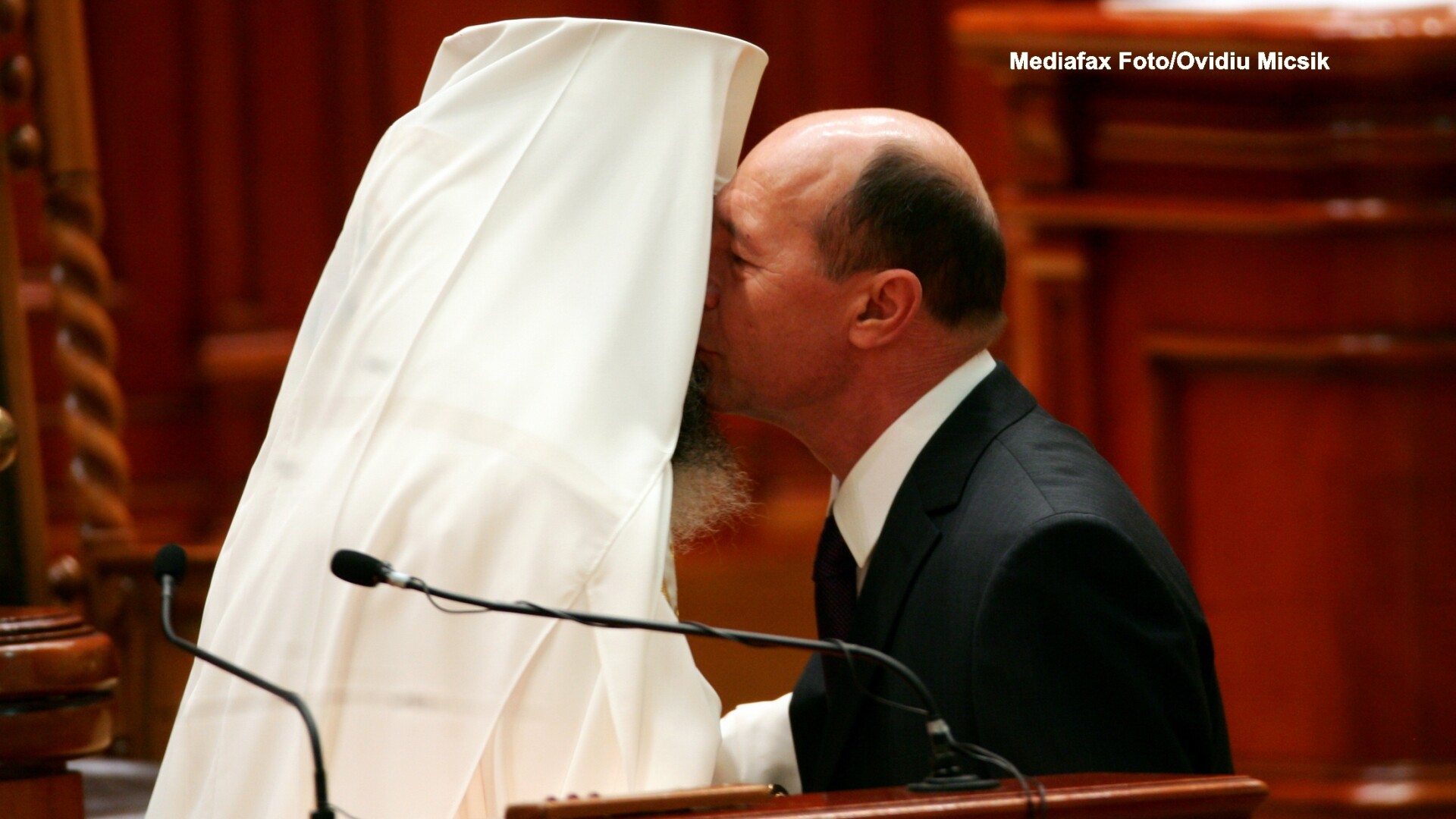 Patriarhul Daniel, Traian Basescu
