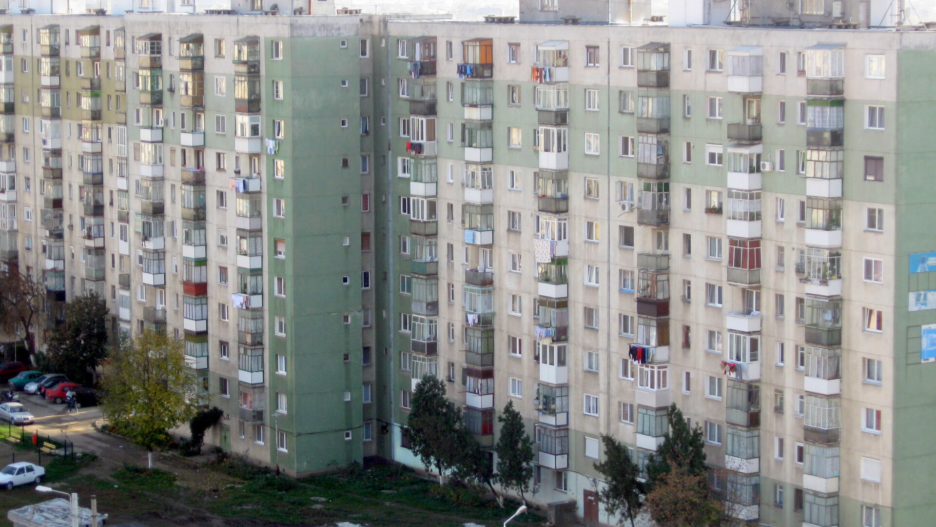 bloc, Arad