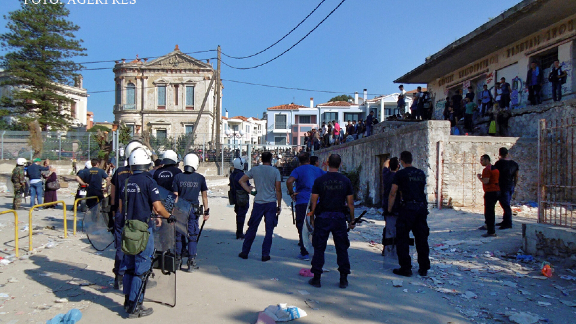 confruntari intre imigranti si politie in Grecia, pe insula Lesbos