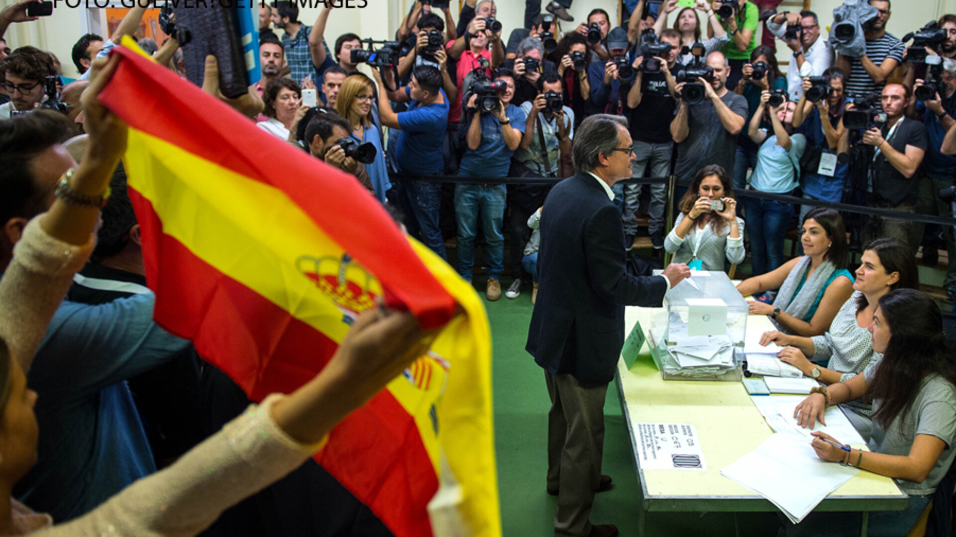 presedintele parlamentului Cataloniei voteaza