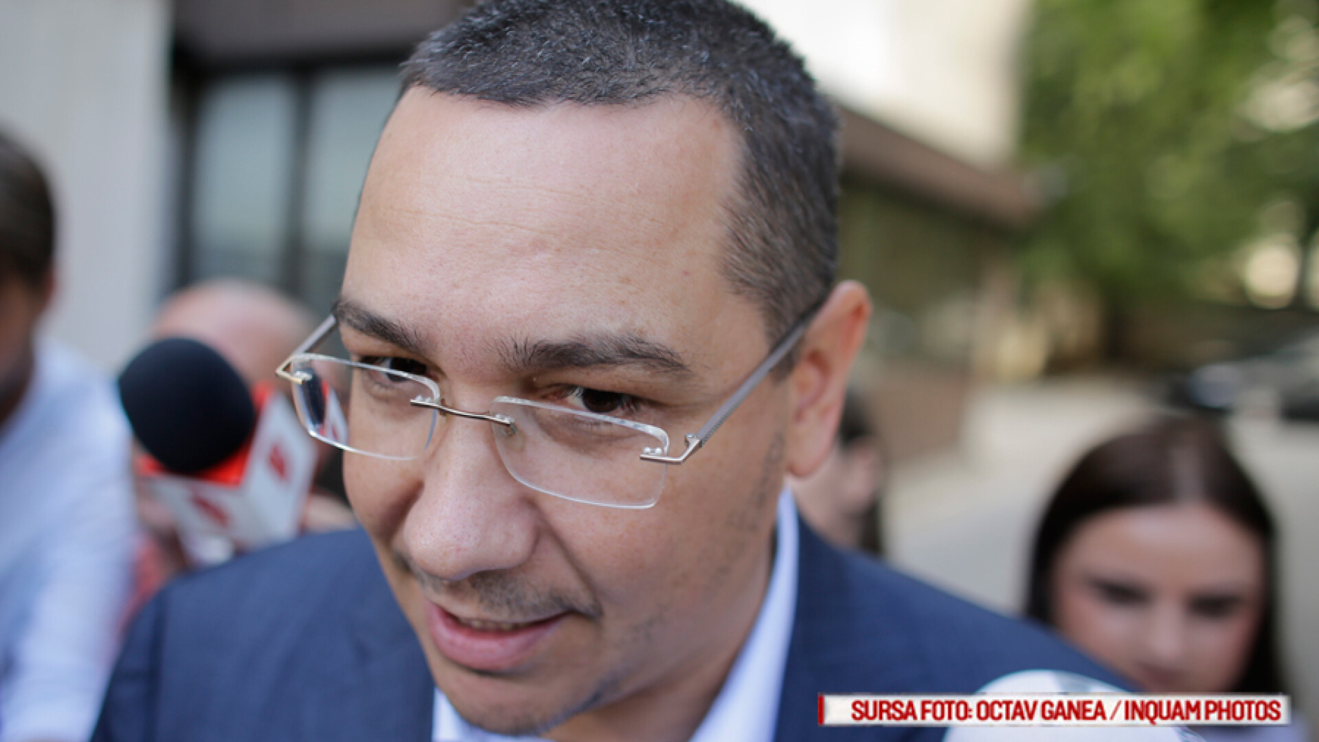 Victor Ponta pleaca de la sediul Inaltei Curti de Casatie si Justitie, in Bucuresti, vineri, 9 septembrie 2016
